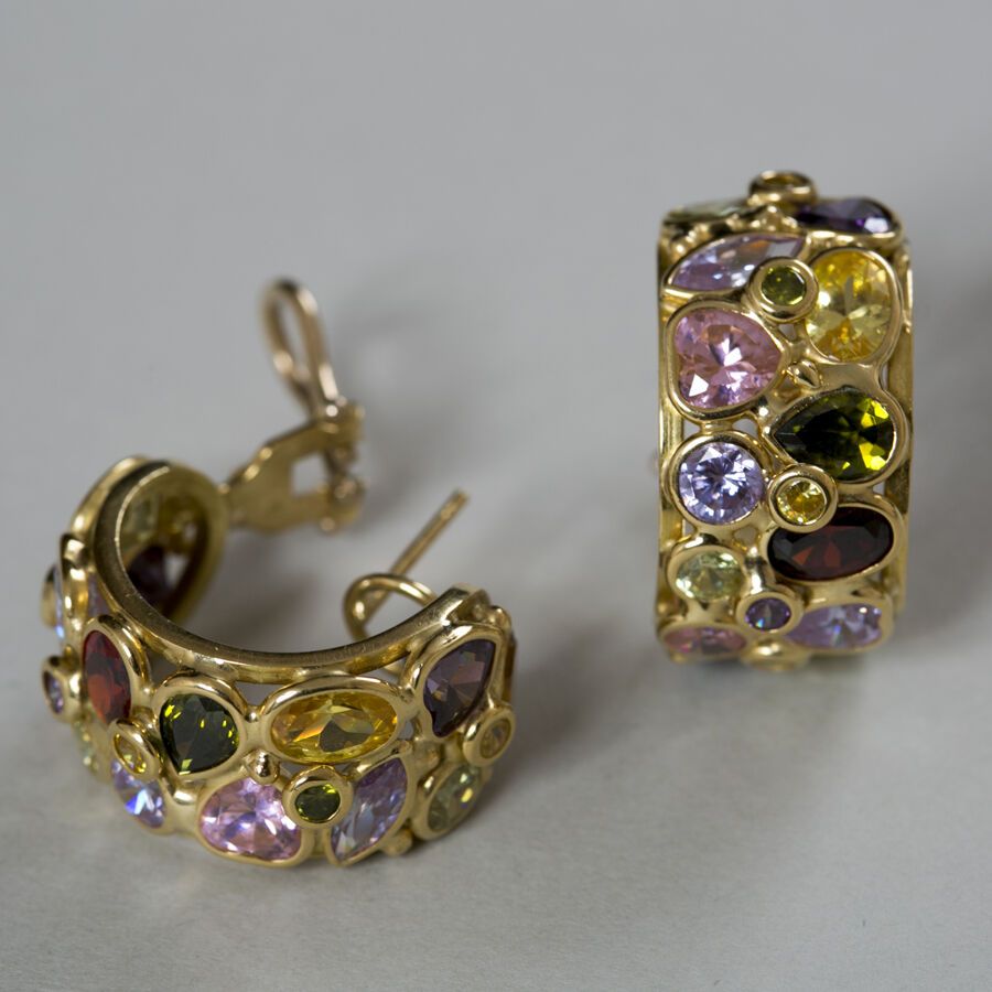 Null Paire de boucles d'oreilles créoles en or jaune à motifs de tourmalines de &hellip;