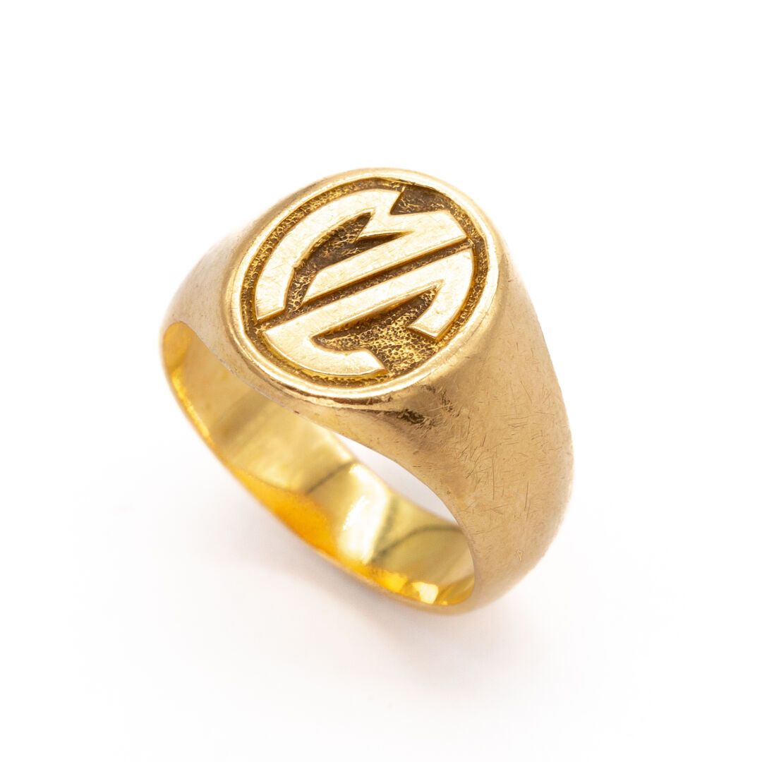 Null Ring in 18K yellow gold (750) engraved M.C. 

Weight : 7,30 g 

TDD : 50 

&hellip;