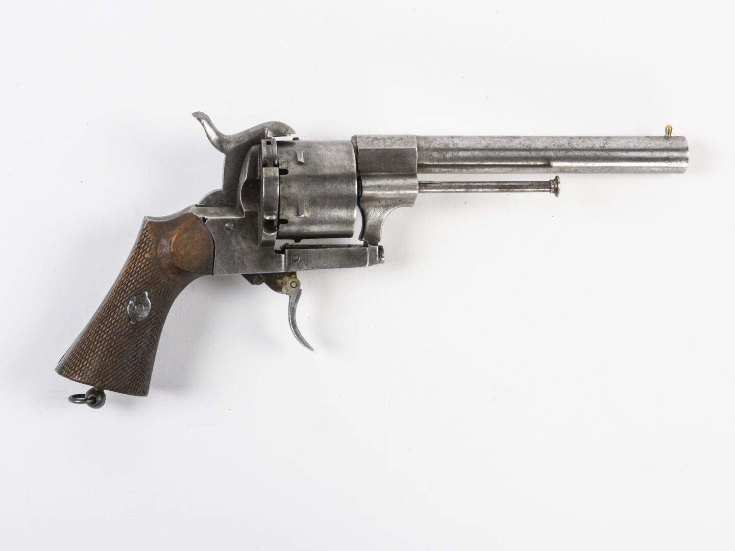 Null Revolver à broche, calibre 12 mm double action 
Bon état 
Catégorie D