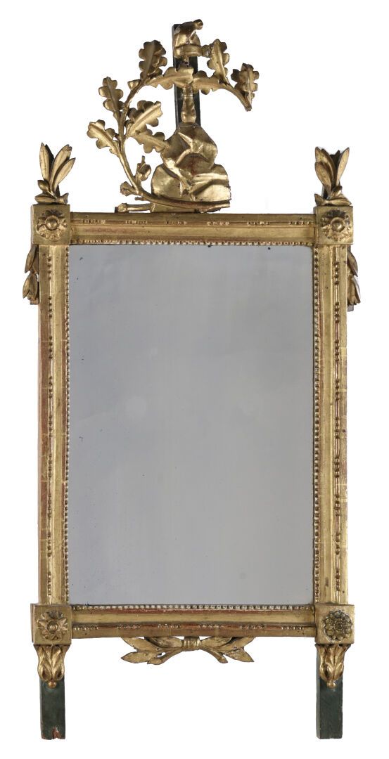 Null Gilded wood pediment mirror, the pediment is carved with a stone topped by &hellip;