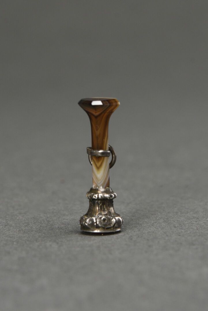 Null Miniaturstempel aus Agatha, kreisförmige Hartsteinmatrize und Silberfassung&hellip;