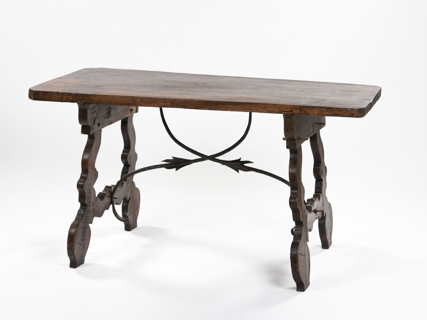 Null Spanischer Renaissancetisch aus massivem Nussbaumholz, die Tischplatte best&hellip;