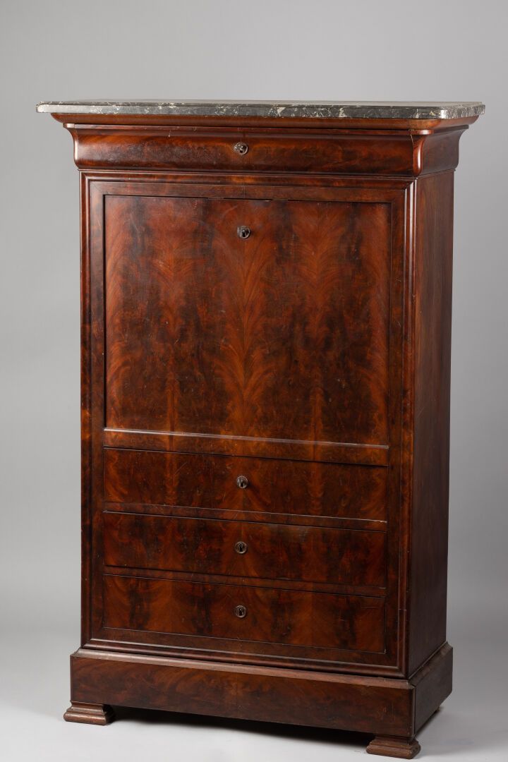 Null Secretary in flamed mahogany, grey veined marble top, it opens with four dr&hellip;