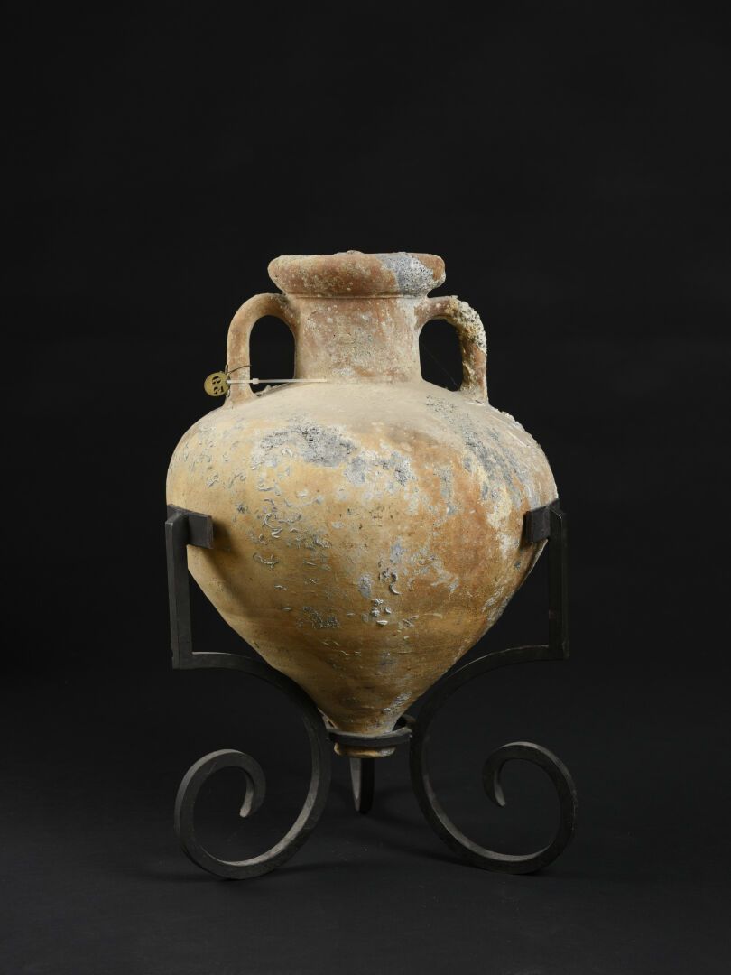 Null [UNDERWATER ARCHEOLOGY]
Amphora in massaliète terracotta, piriform body, fl&hellip;