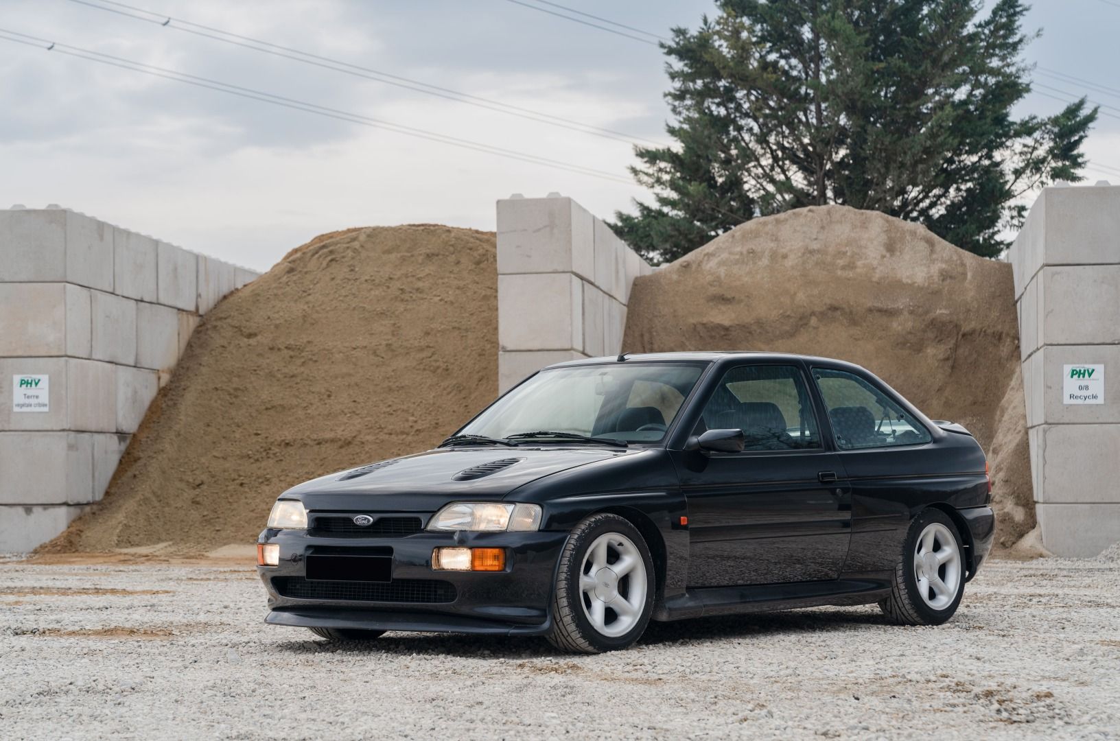 Null 1995 - Ford Escort RS Cosworth 

French registration 
Chassis N° WFOBXXGKAB&hellip;