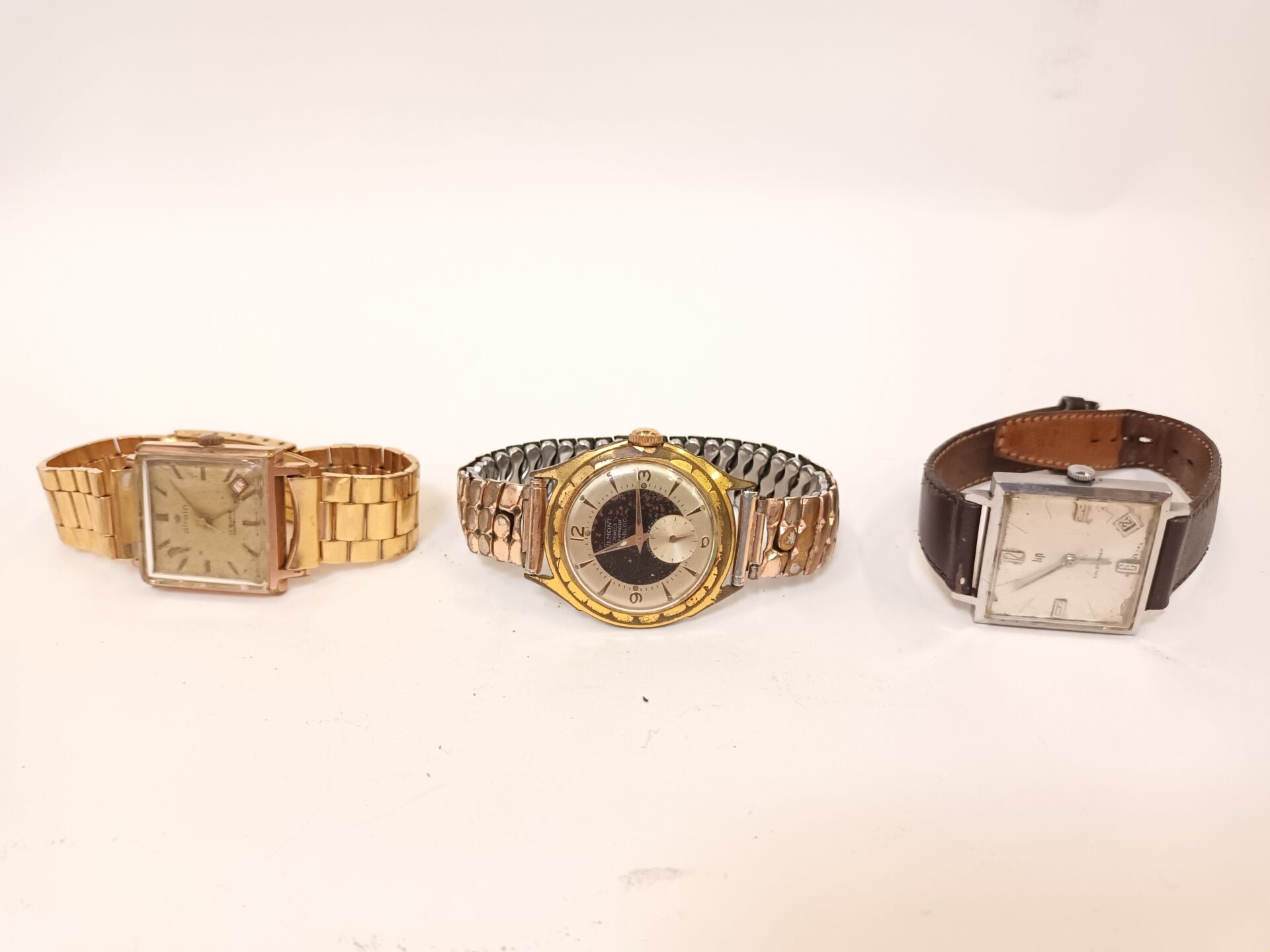 Null 3 montres bracelets, boitier en métal de marque : Airain, Vilmont, Lip. En &hellip;