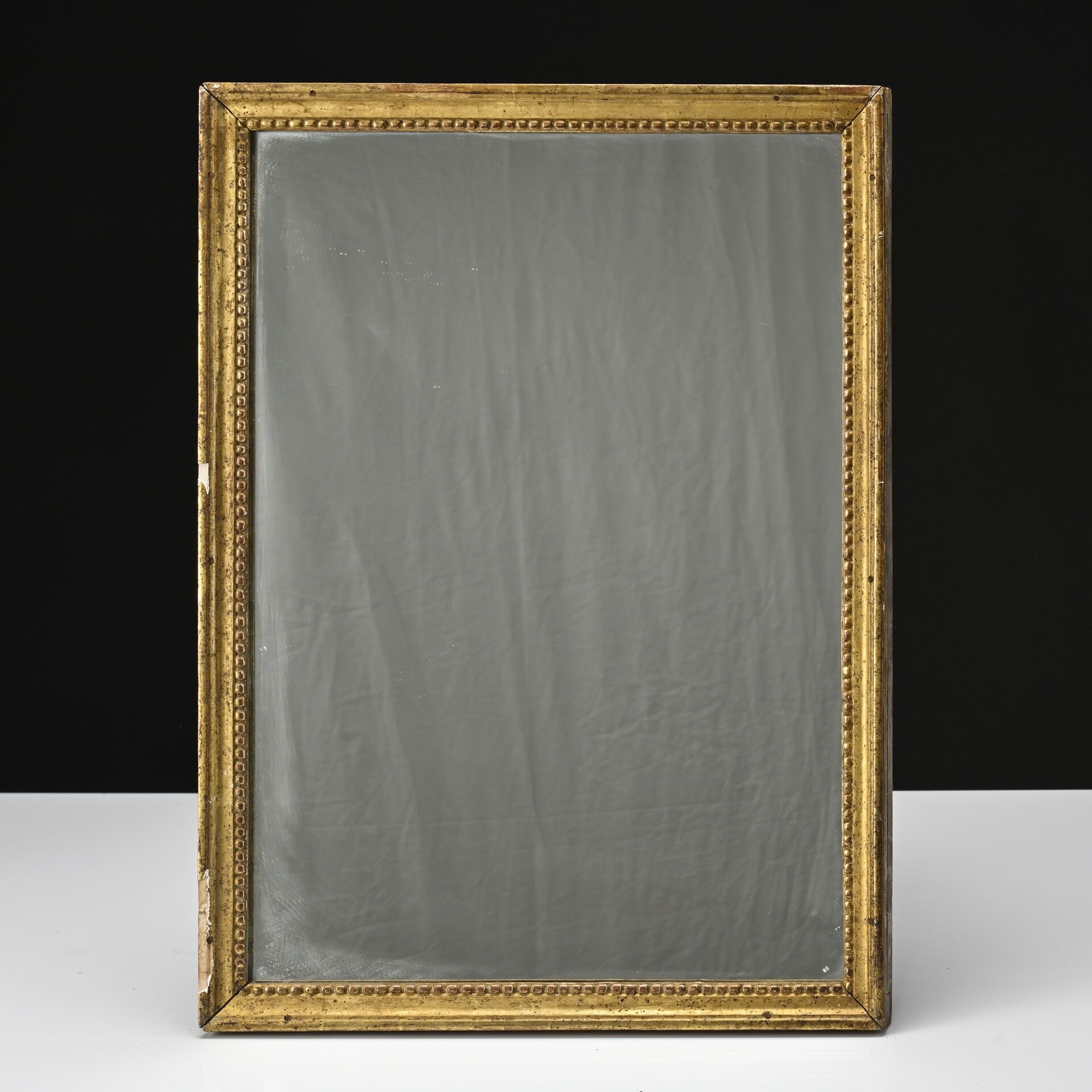 Null Miroir rectangulaire, baguette en bois doré et sculpté
Epoque Louis XVI
55 &hellip;