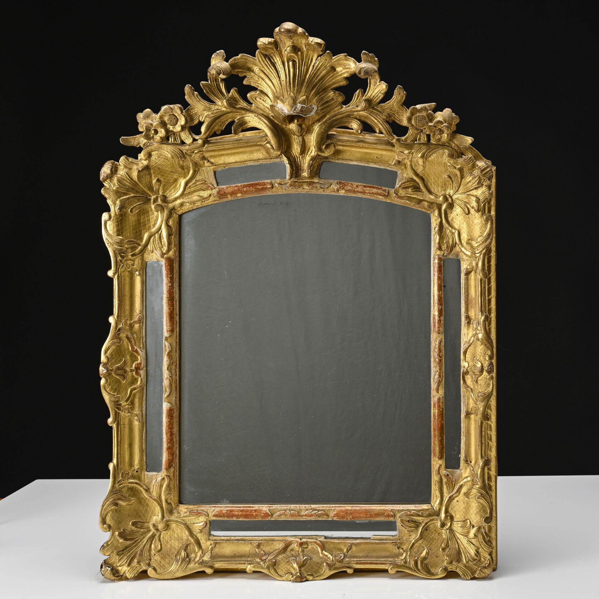 Null Spiegel aus geschnitztem, vergoldetem Holz.
Epoche Louis XV
85 x 60 cm
(mod&hellip;