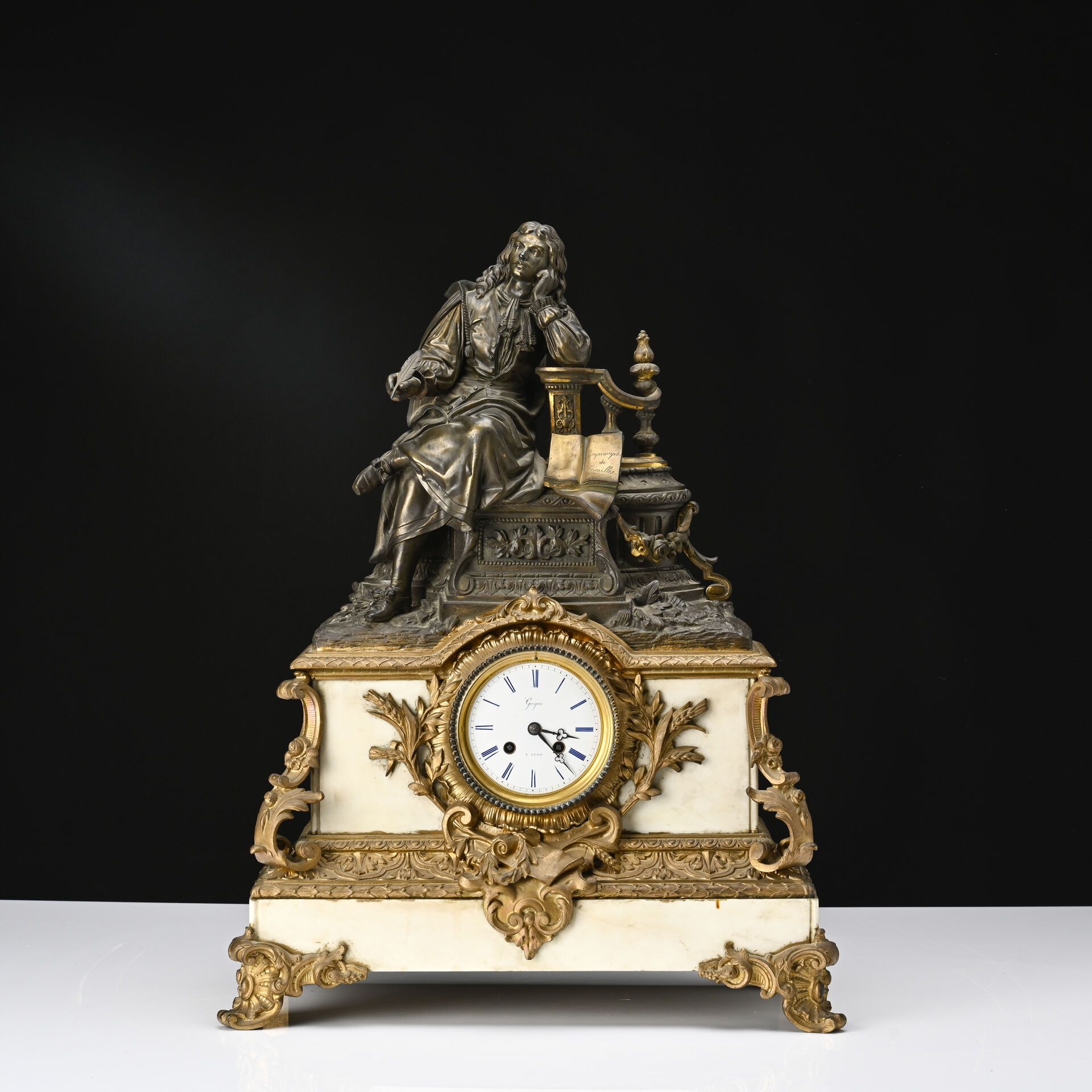 Null White Carrara marble and patinated bronze clock decorated with Molière writ&hellip;