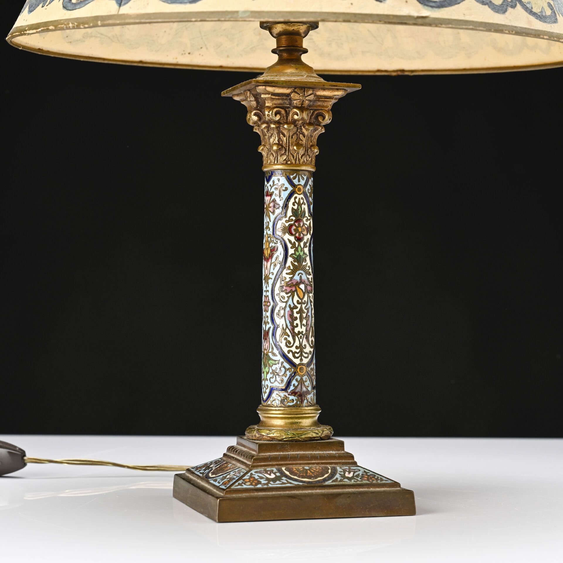 Null Lampe en bronze cloisonné en forme de colonne 
Epoque Napoléon III
H :41 - &hellip;