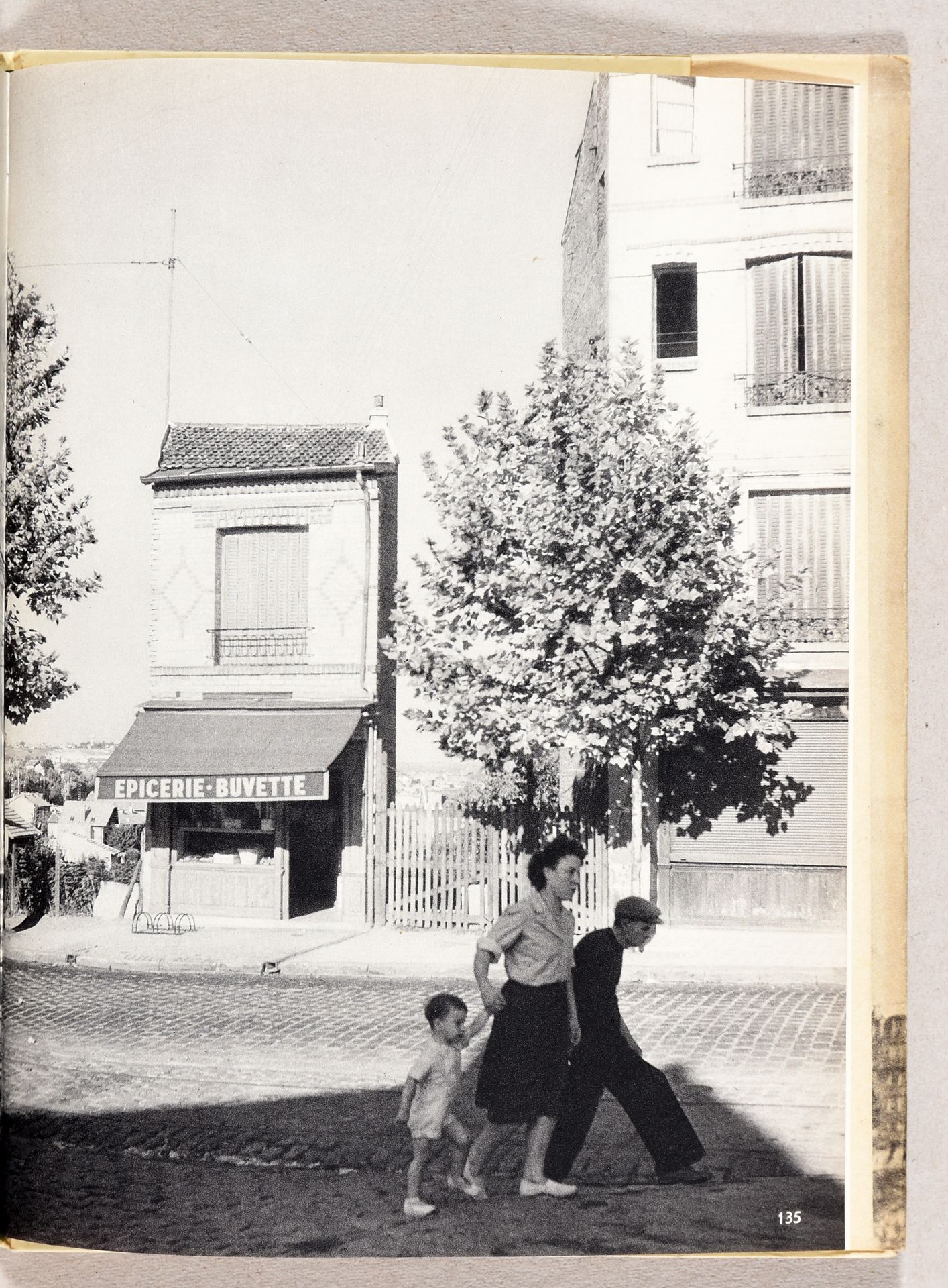 Doisneau, Robert CENDRARS, Blaise La banlieue de Paris. Texte de Blaise Cendrars&hellip;