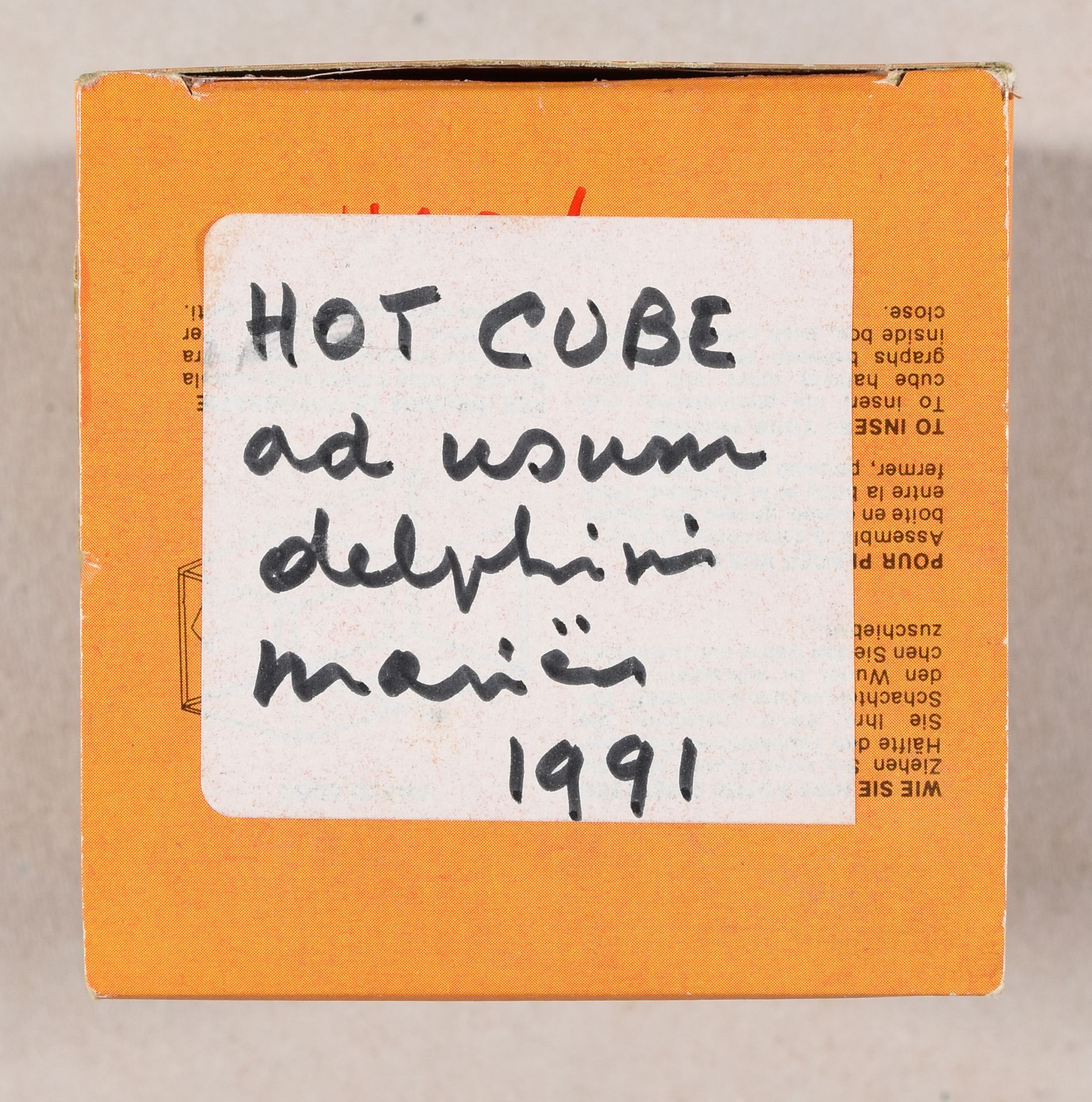 Mariën, Marcel MARIËN, Marcel Hot cube ad usum delphini.1991年 纸板立方体上的拼贴画，8×8×8厘米&hellip;