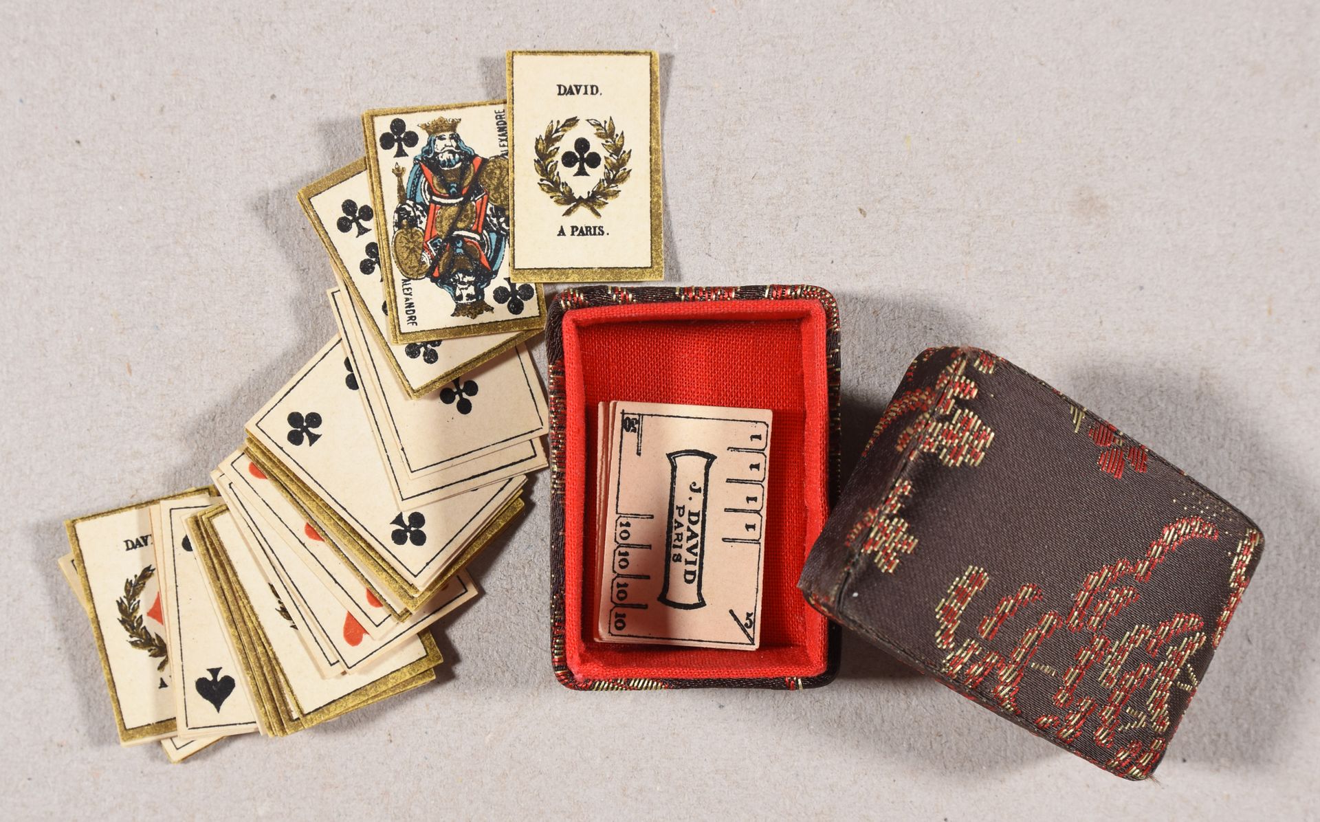 Null 微型游戏。巴黎 J. David 19世纪末，双头，铬石。和黄金，2.9 x 2厘米，方角，51张卡片+4张有制作者名字的卡片。书脊：白色。装在有红色&hellip;