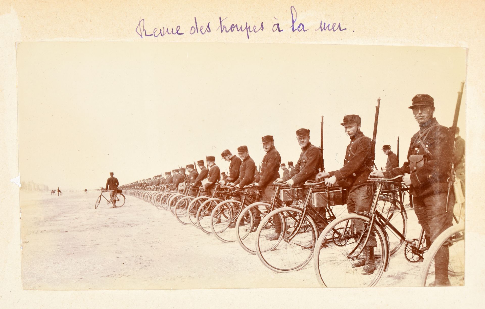 Null Album de 360 photographies sur la Première Guerre mondiale : fronts belge, &hellip;