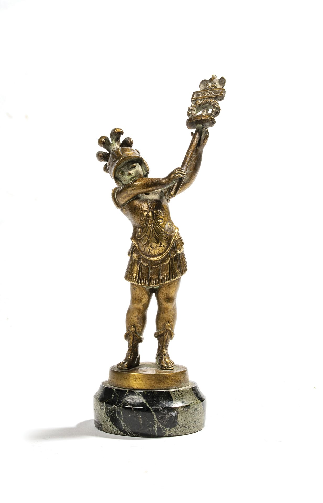 Null Statuette en bronze doré représentant un jeune garçon en armure de légionna&hellip;