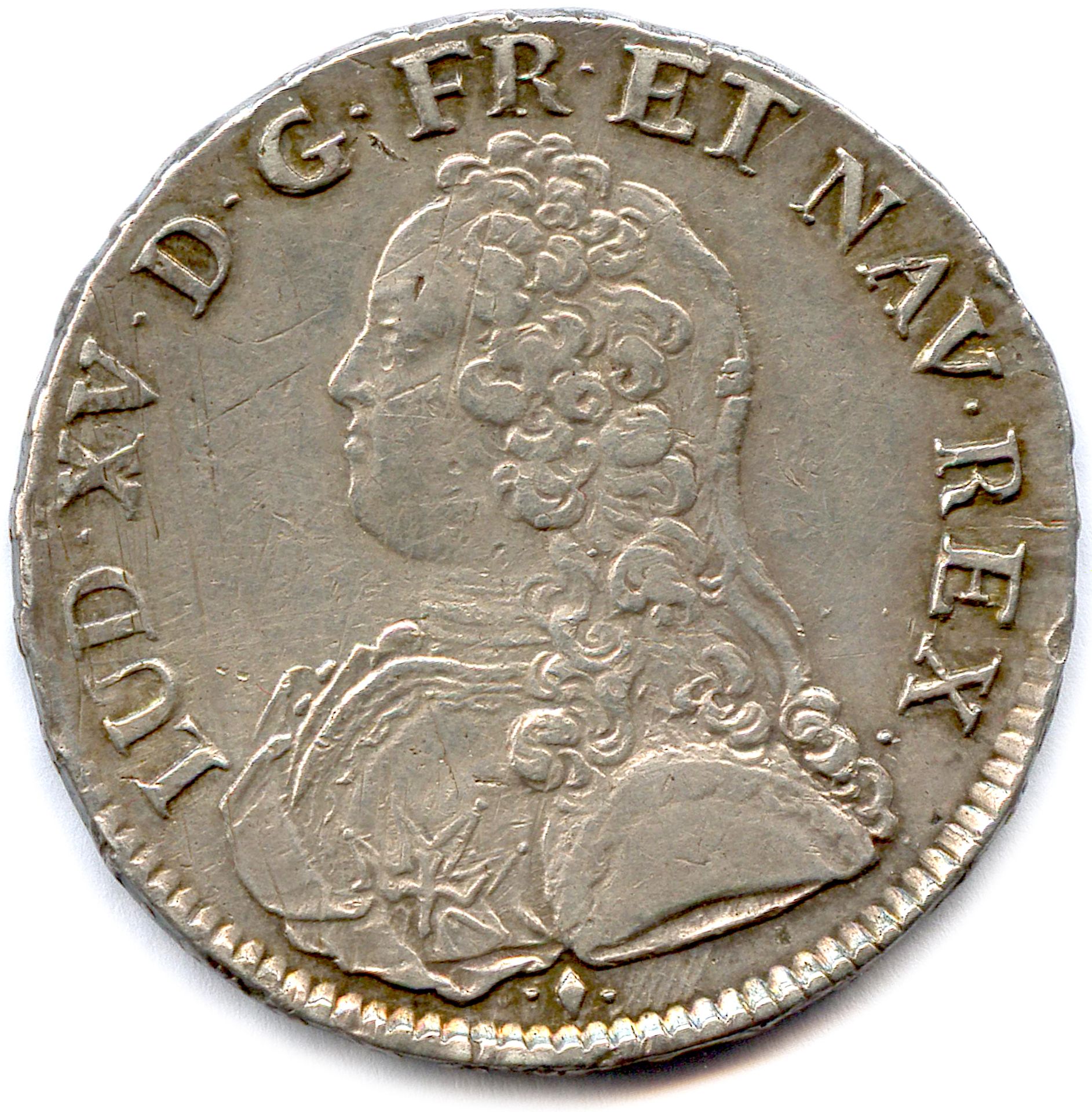 Null 路易十五 1715-1774

带月桂的盾牌 1726 L = 巴约纳。

(29,30 g) Gad 321

T.B.