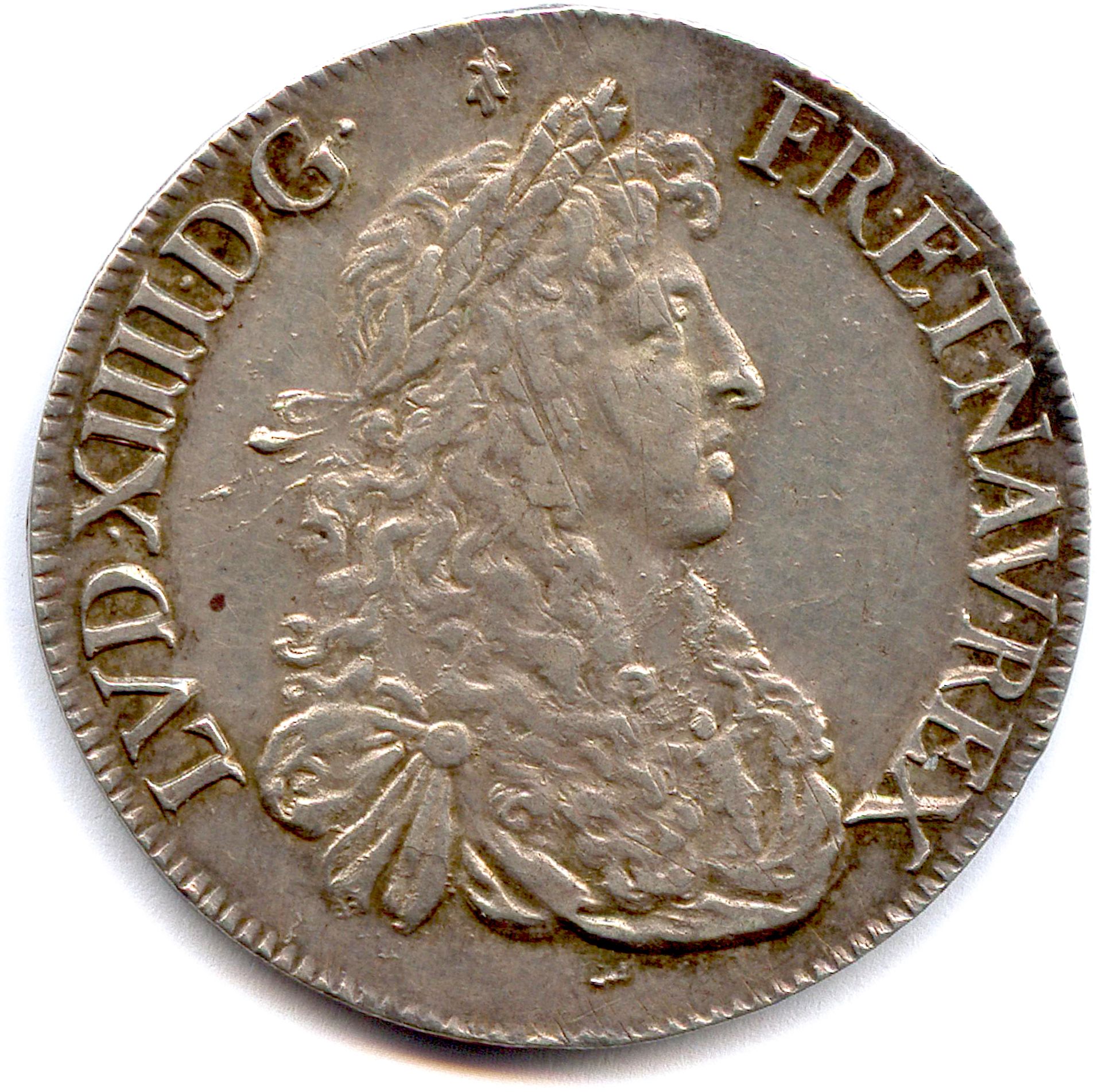 Null 路易斯十四世 1643-1715

带少年半身像的盾牌1668年（第二标记）9=雷恩。

(27,28克) Gad 206

一些调整痕迹。非常好。 &hellip;