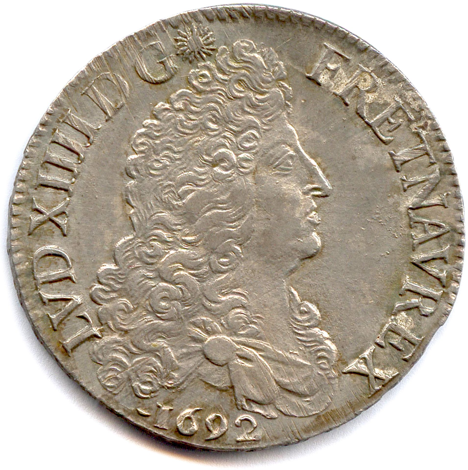 Null LUIGI XIV 1643-1715

Scudo con 8 L (1° tipo) 1692 B = Rouen. 

(27,24 g) Ga&hellip;
