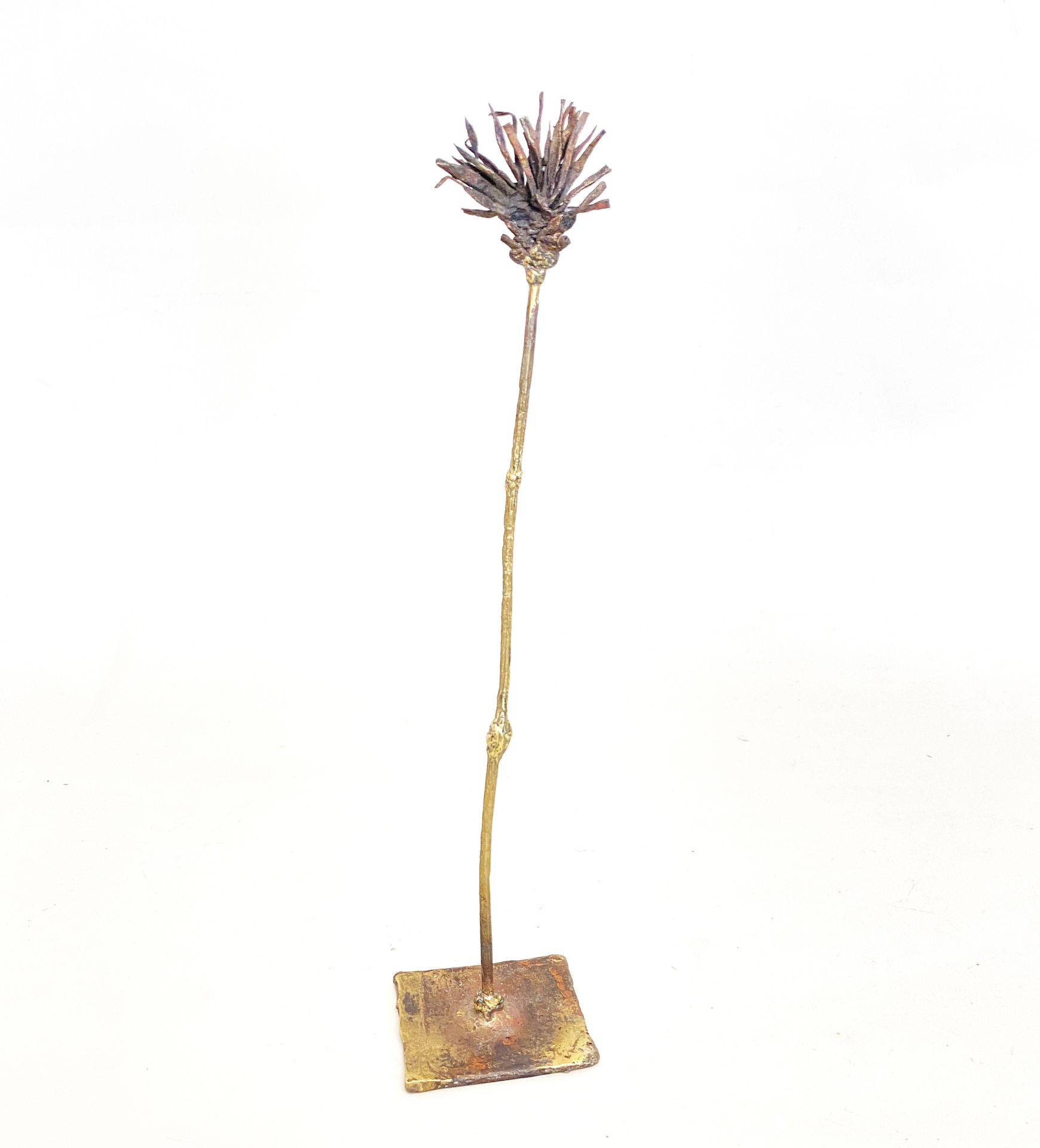 Null 
克里斯蒂安-比莱（生于1940年）。




小型大丽花。




古铜色的雕塑。签名的独特作品。




高度：25.5厘米。



与LE BR&hellip;