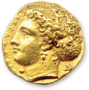 Null SICILY - SYRACUSE 丹尼斯统治时期 406-367年

仙女Arethusa的头，她的头发被夹在一个星形的Sakkos中。她戴着三层吊&hellip;