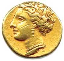 Null 
SICILY - SYRACUSE 阿加索克勒斯统治时期 317-289年




珀尔塞福涅的头像在左边，上面有芦苇冠。她戴着耳环和项链。R/.公&hellip;