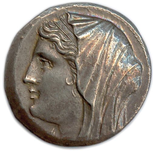 Null SICILY - SYRACUSE 菲利斯提斯，希隆二世的妻子 275-215

左边是戴着头饰和面纱的Philistis的半身像。R/. 耐克驾驶四&hellip;