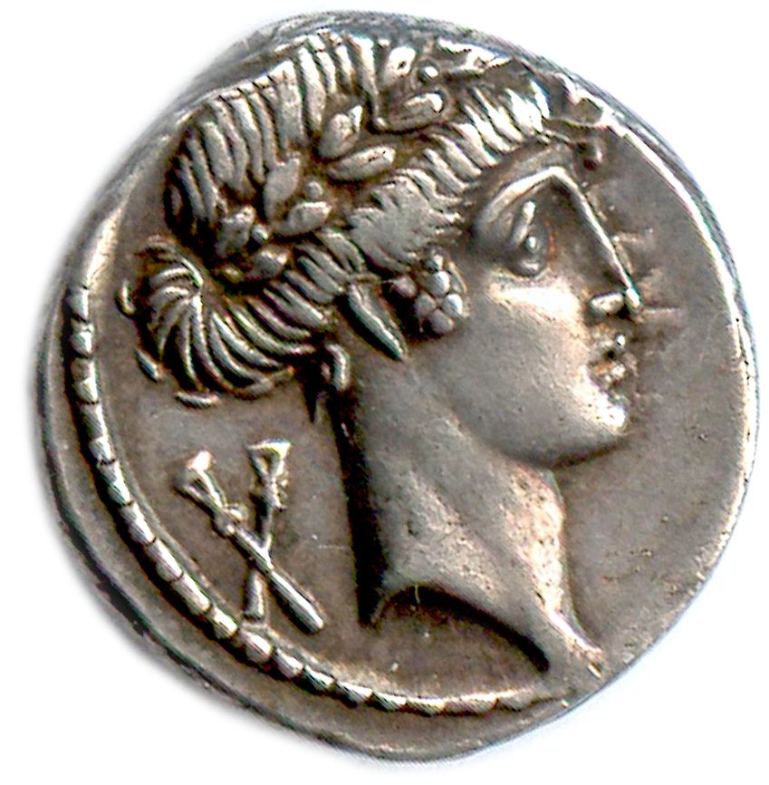 Null POMPONIA Q. Pomponius Musa 66-56 Tête laurée d'Apollon à droite. Derrière, &hellip;