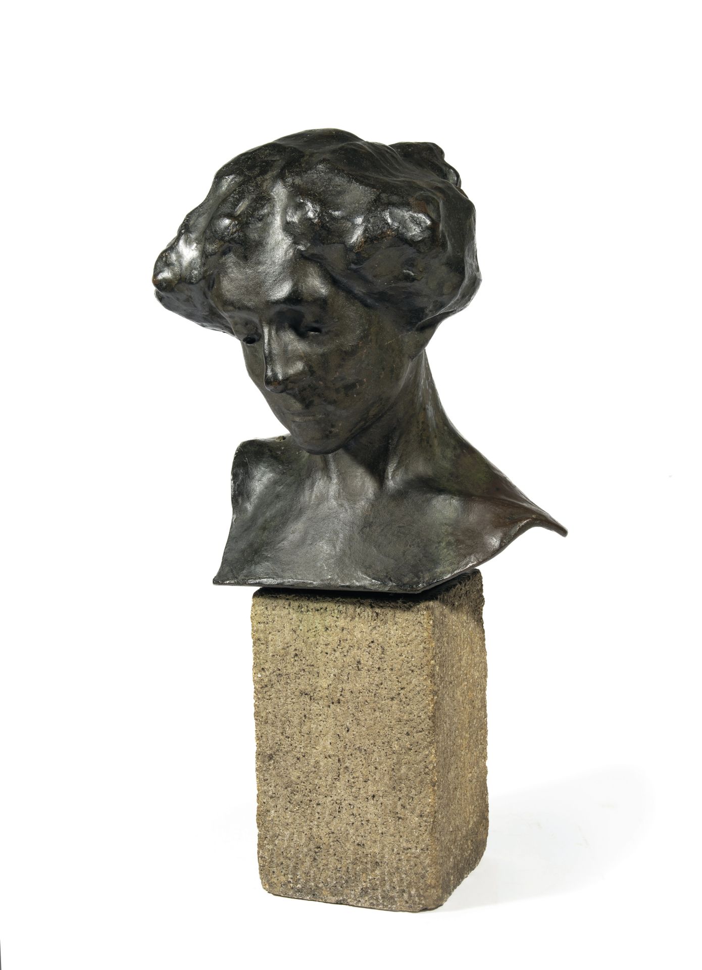 Null Viktor FRISCH (1876-1939).
Portrait de femme en buste.
Épreuve en bronze à &hellip;