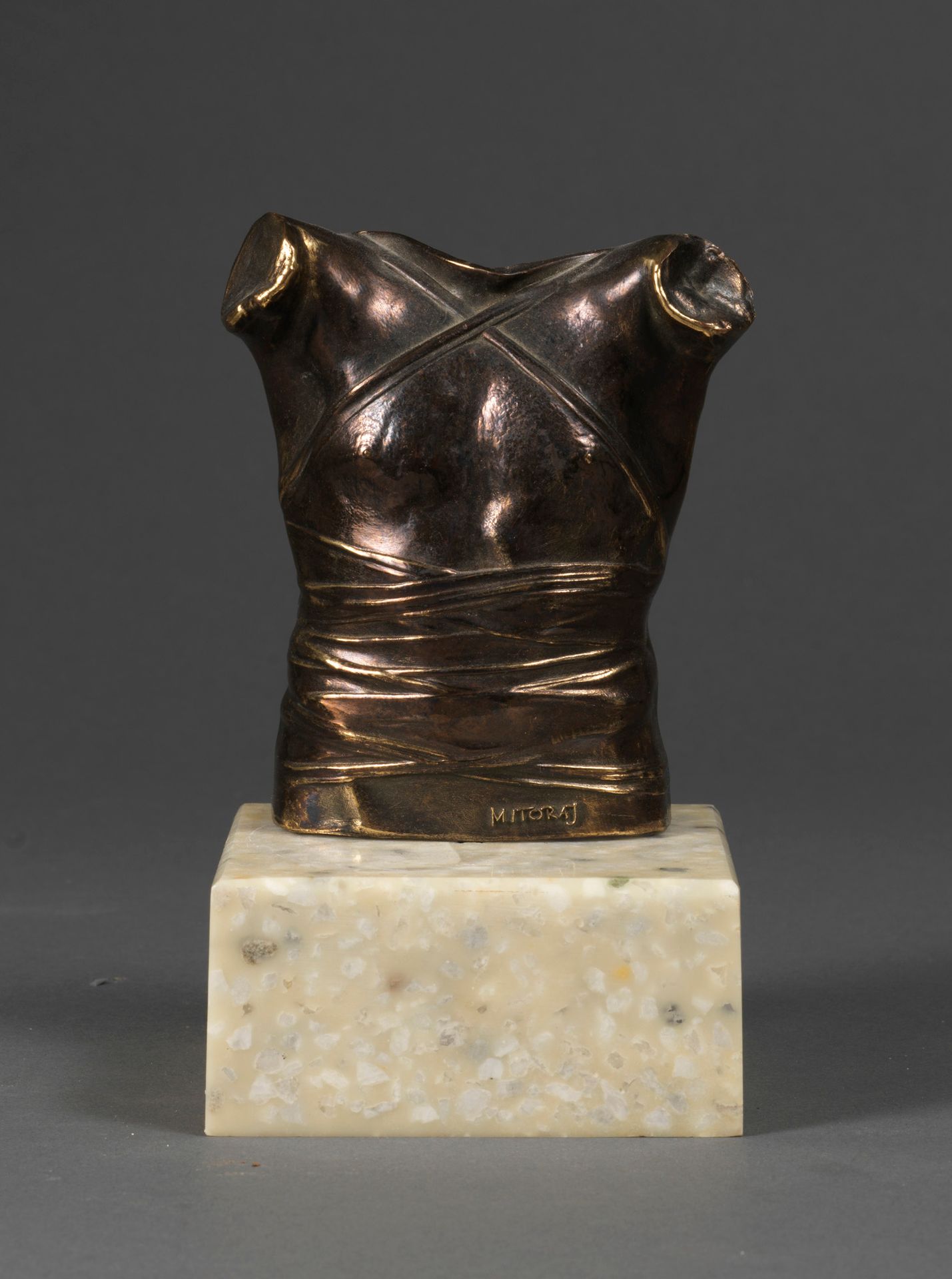 Igor Mitoraj Igor MITORAJ (1944-2014) - Kleiner Kürass - Bronze mit brauner Pati&hellip;
