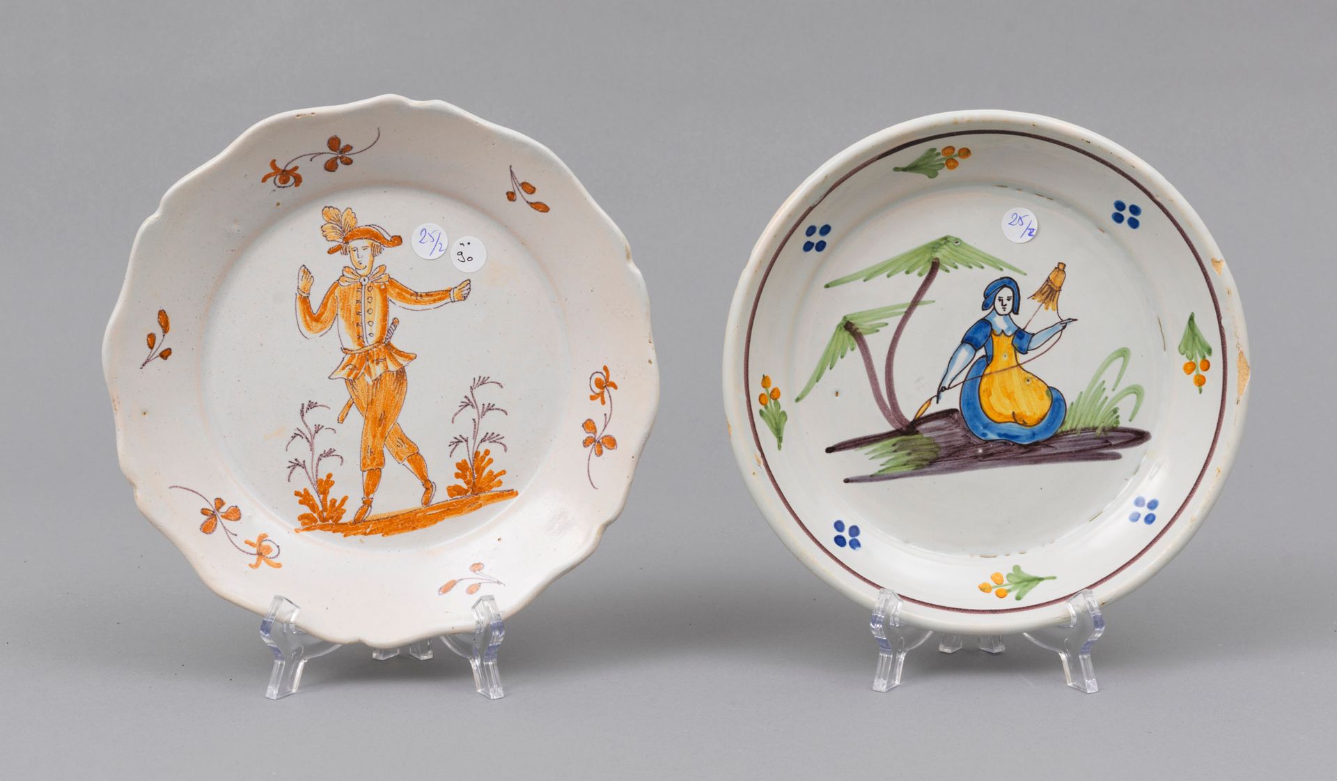 Faience Nevers 
Nevers

Two earthenware plates, one with contoured BOrds decorat&hellip;