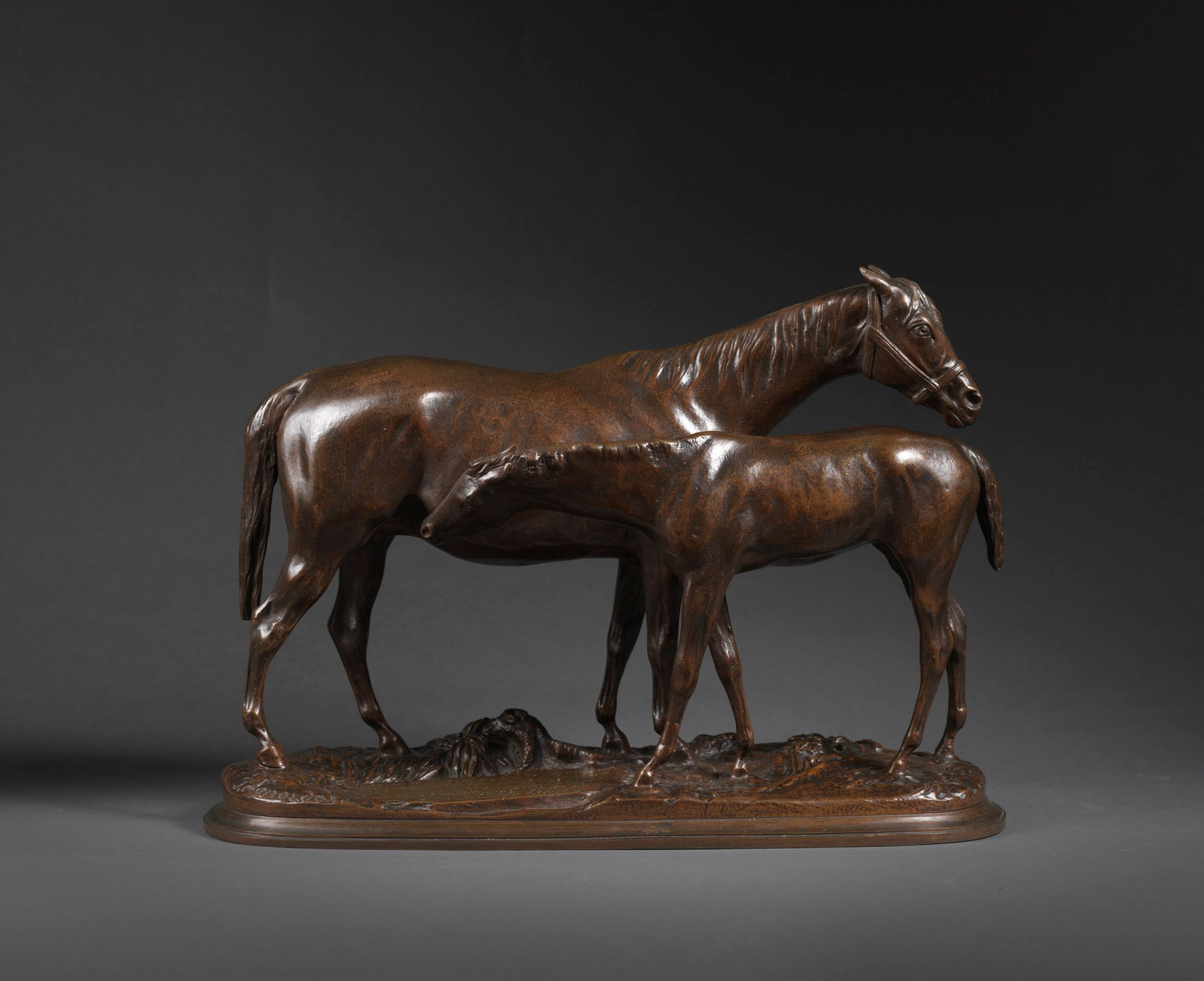 Pierre LENORDEZ 皮埃尔-勒诺尔德(1815-1892) - 母马和小马 - 浅棕色铜锈的青铜 - 已签名 - 25 x 36 x 13 xm