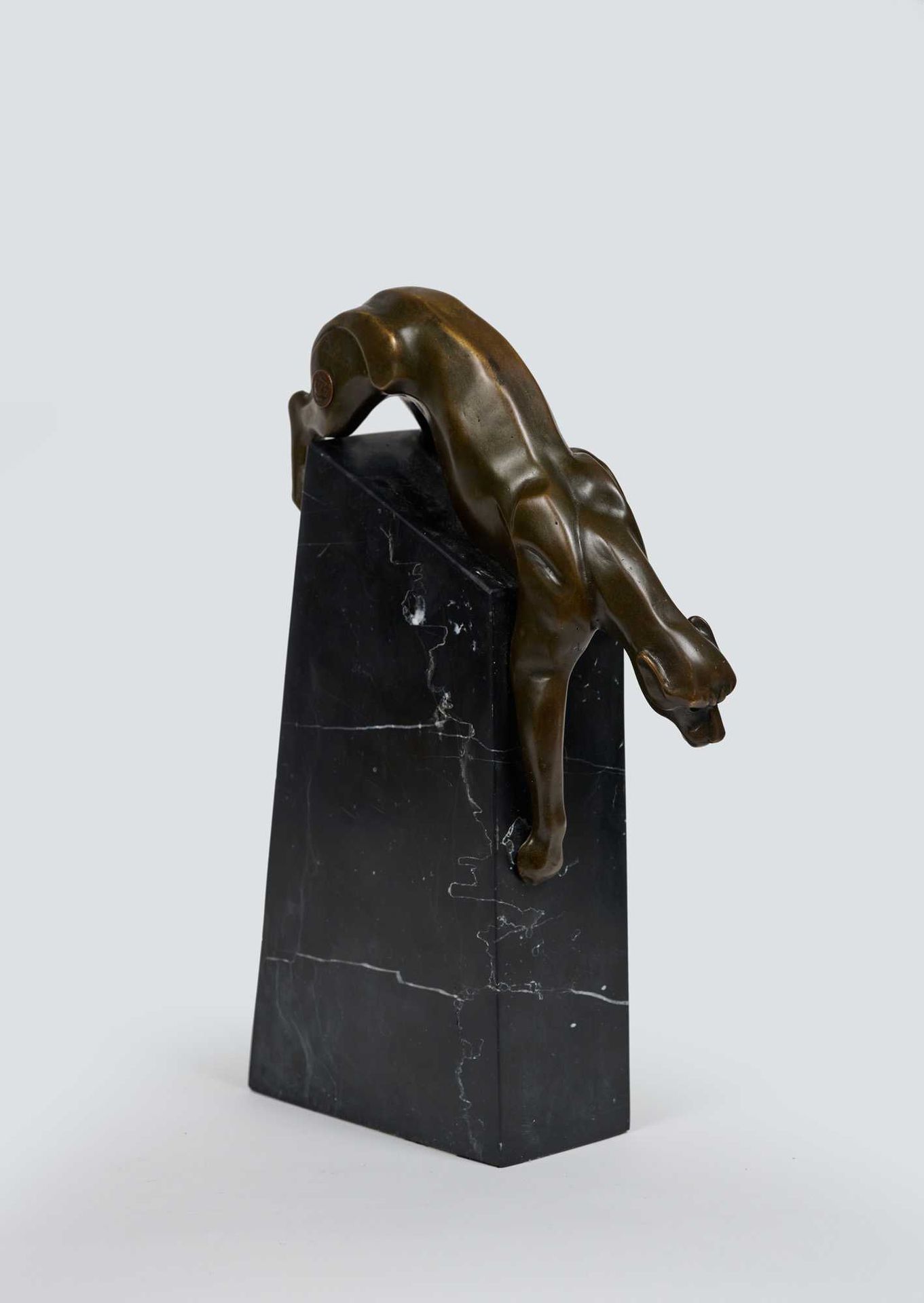 Michel DECOUX Michel DECOUX (1837-1924) - Panthère sur un rocher - Bronze à pati&hellip;