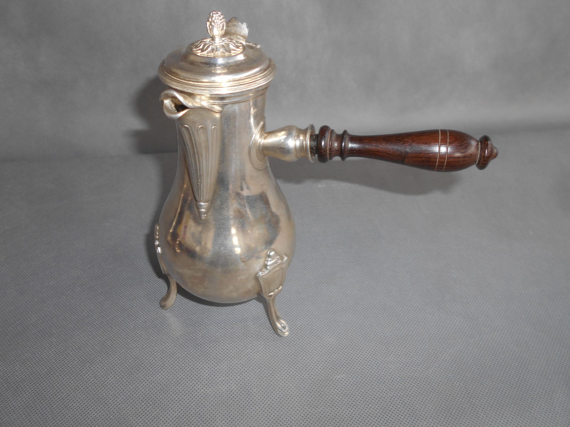 Paris 1782 Silver tripod coffee pot, master goldsmith Boullier Antoine (Me in 17&hellip;