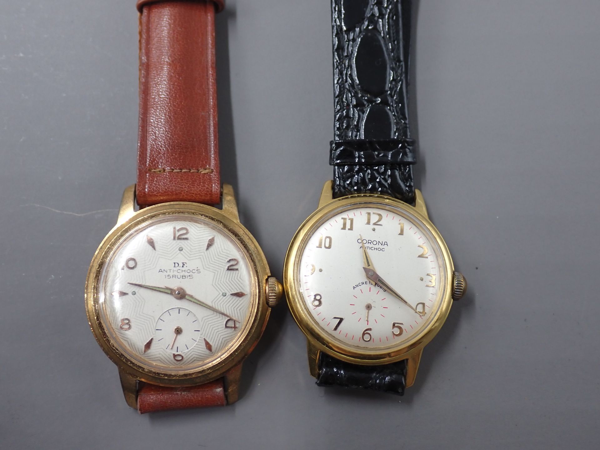 VF et CORONA 2 men's watches, mechanical movements