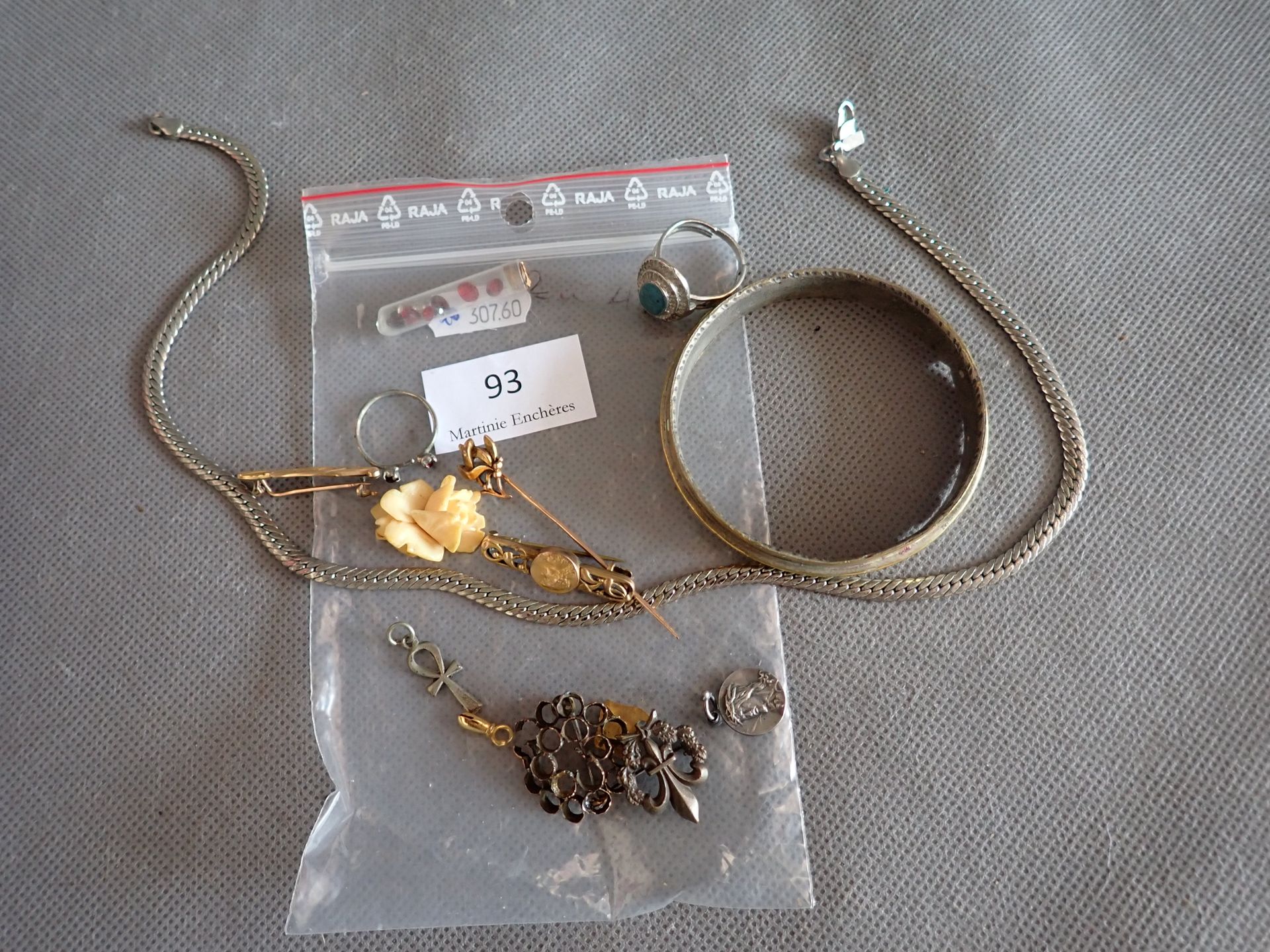 Null Lot of silver jewelry and stones, weight 154 gr (accidents) joined a lot of&hellip;