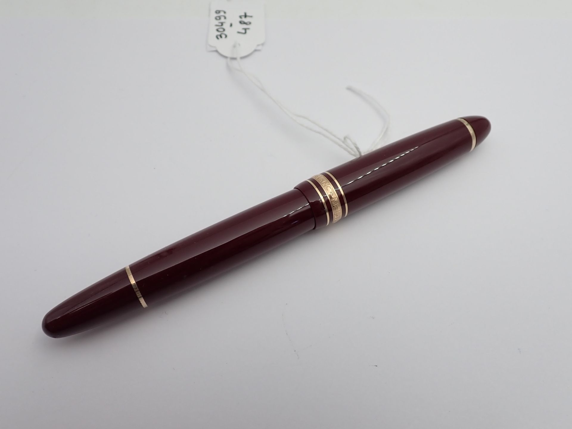 Null MONTBLANC Modèle MEISTERSTUCK N°166, stylo bille, de couleur bordeaux (manq&hellip;