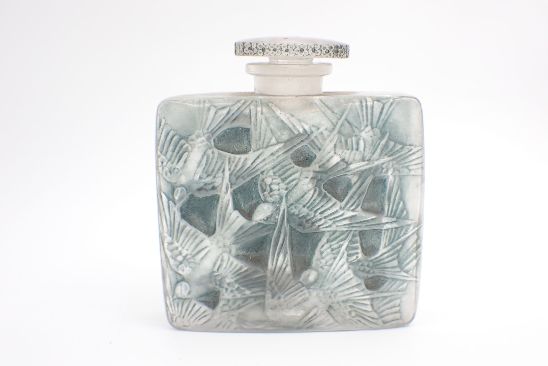 Null R.LALIQUE Pressed glass bottle with patina, 9.5 cm(accident)