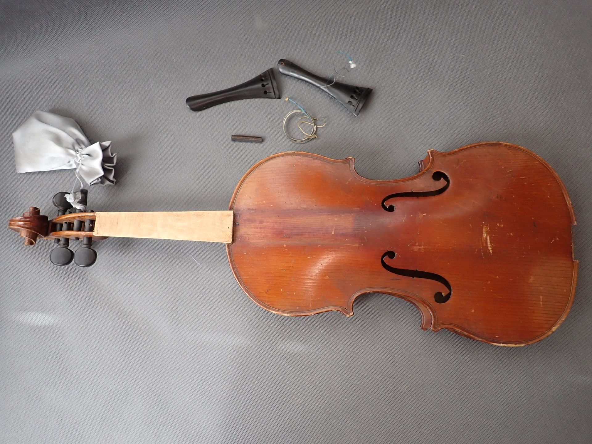Null Violino 3/4 lunghezza 33cm con etichetta all'interno (incidenti e parti man&hellip;