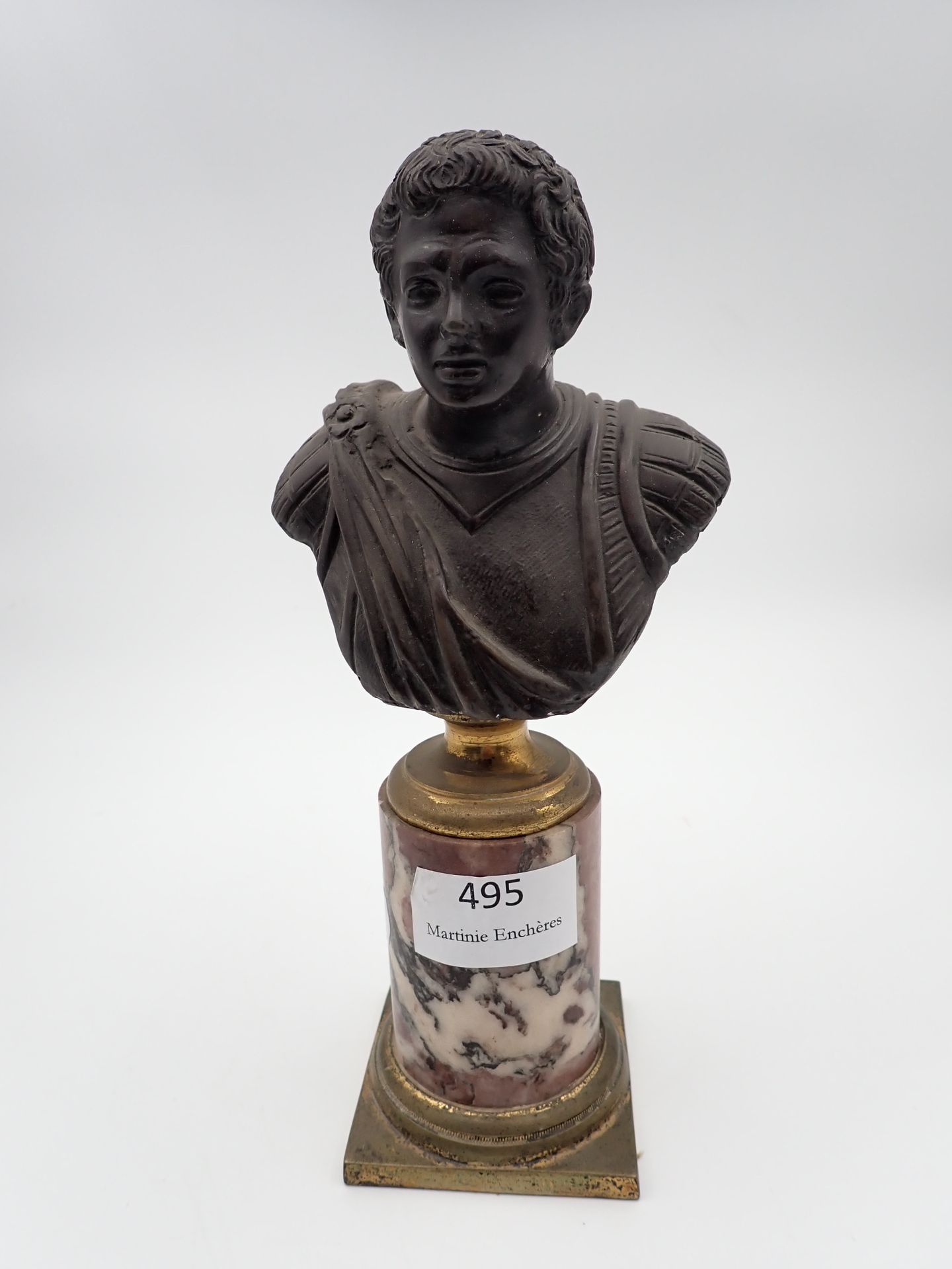 Null Buste d'Empereur épreuve en bronze à patine brune sur socle marbre, H 20,5 &hellip;