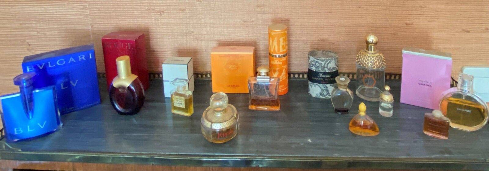 Null Lot de flacons de parfum : Blu de Bulgari, Rouge d'Hermès, Chanel n° 19, 24&hellip;