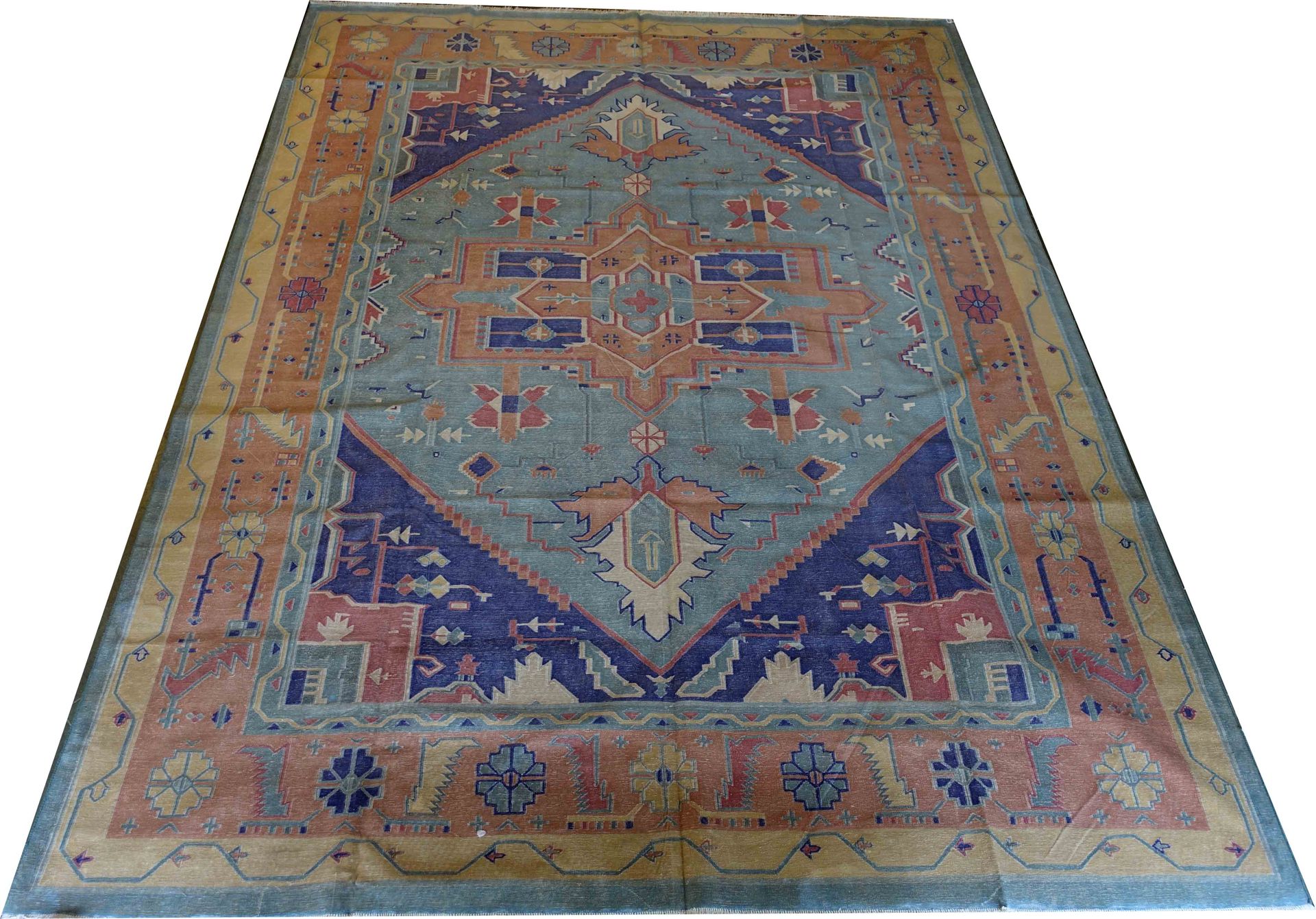 Tapis Kilim-Anatolie. Grand médaillon quadrangulaire à double palmette. Large bo&hellip;