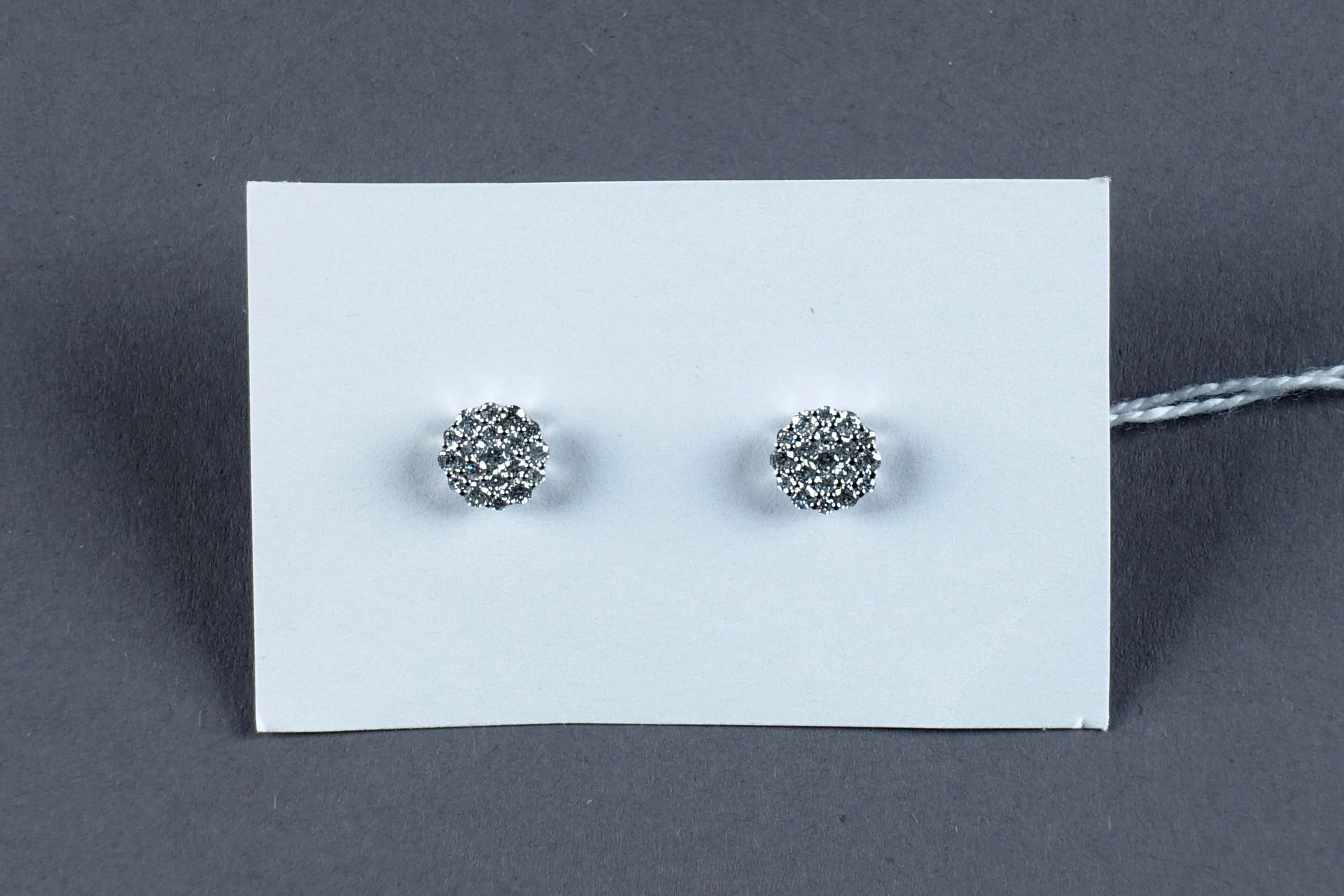 Paire de Boucles d’Oreilles. Set with thirty-eight brilliant-cut diamonds (appro&hellip;