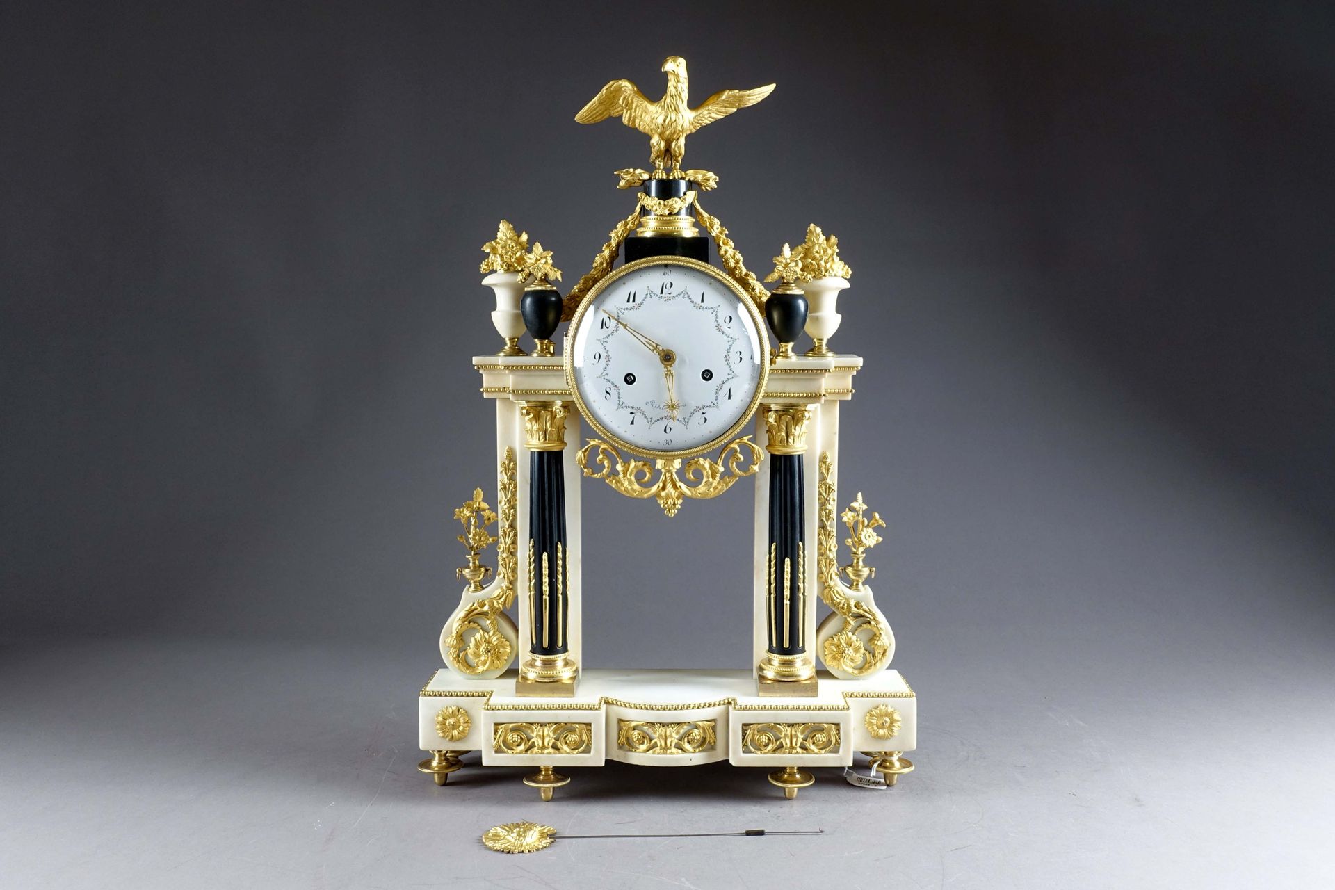 Ridel (horloger à Paris, installé rue aux Ours, vers 1800). 
Importante pendule &hellip;