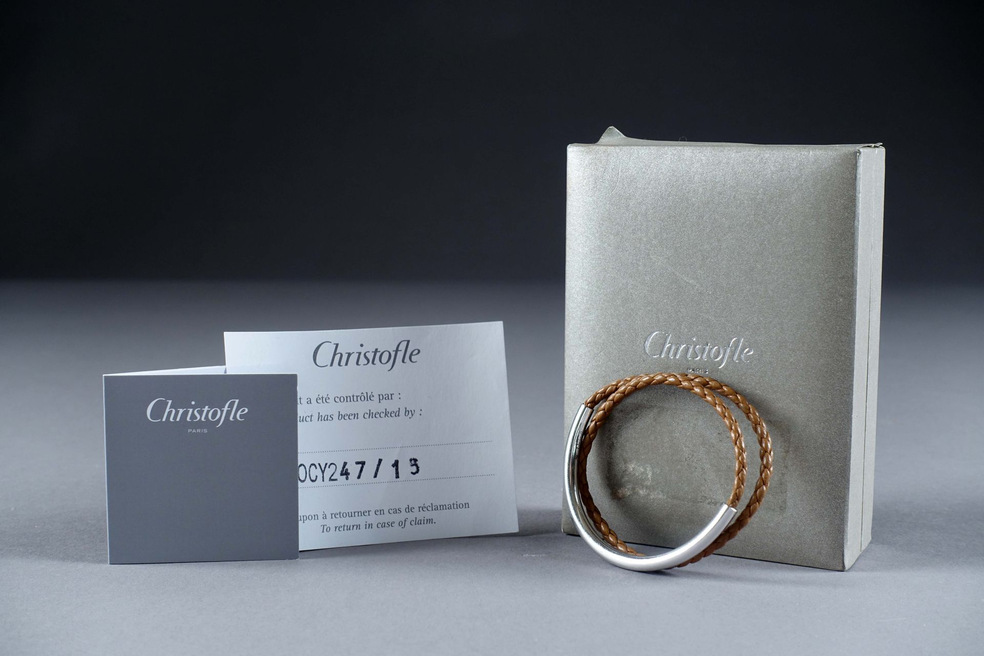 Christofle - Paris. 焦糖色皮革和银950/000的Duo Complice手镯。有箱子和文件。