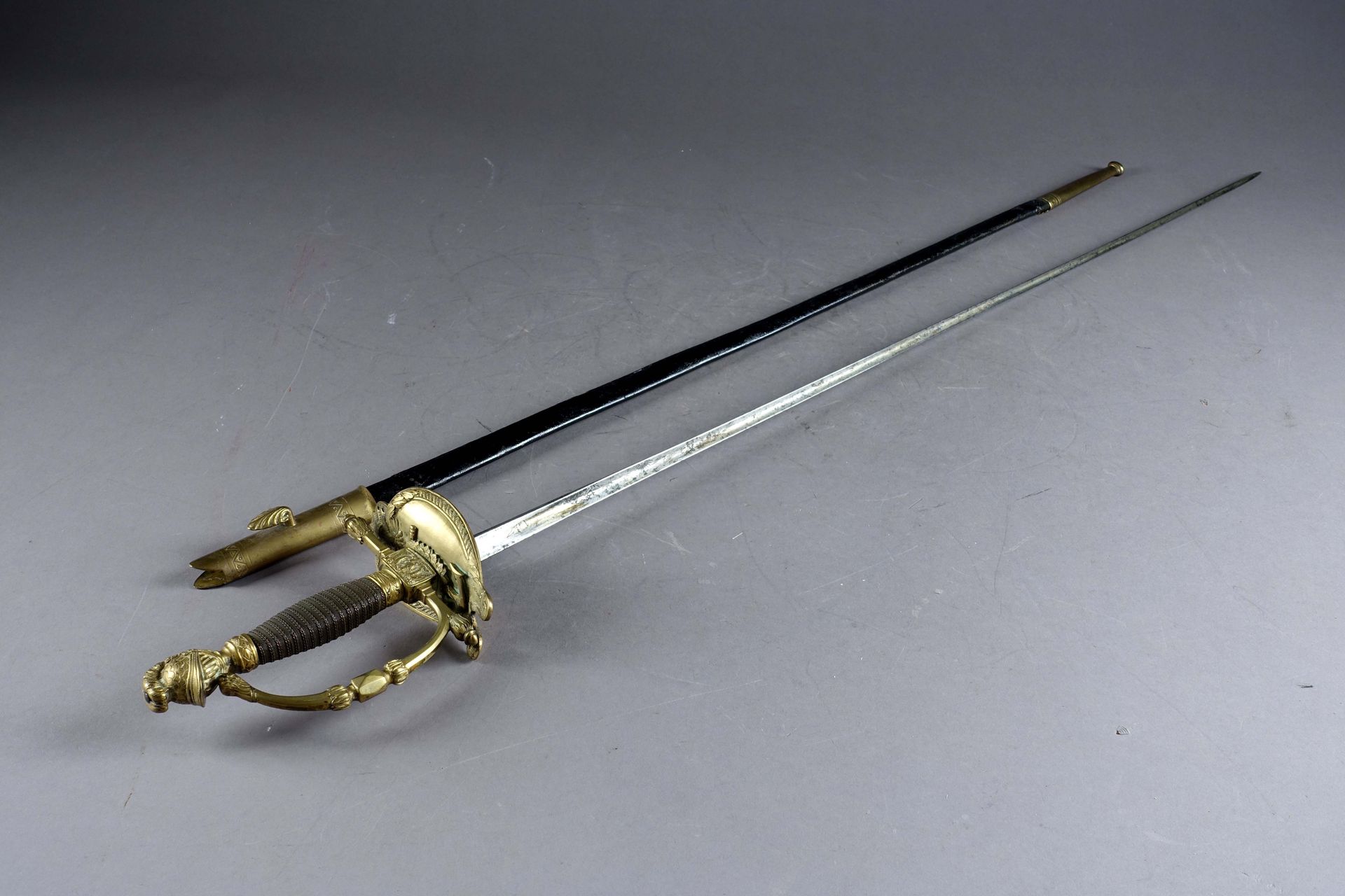 Epée d’officier de marine, française, du premier Empire. A blade of triangular s&hellip;