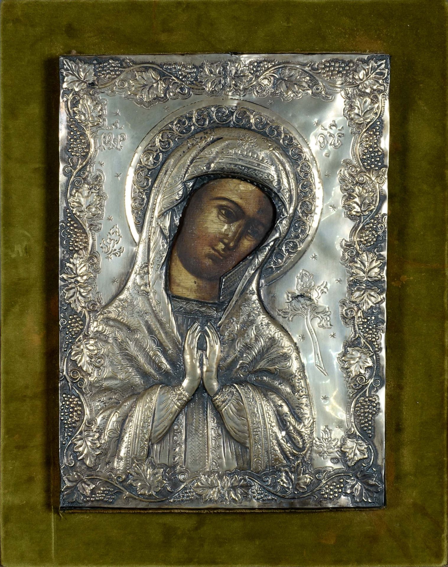 Ecole Russe. La Vierge. Icône à rizza en argent. Poinçon 900/000. Dimensions : 3&hellip;