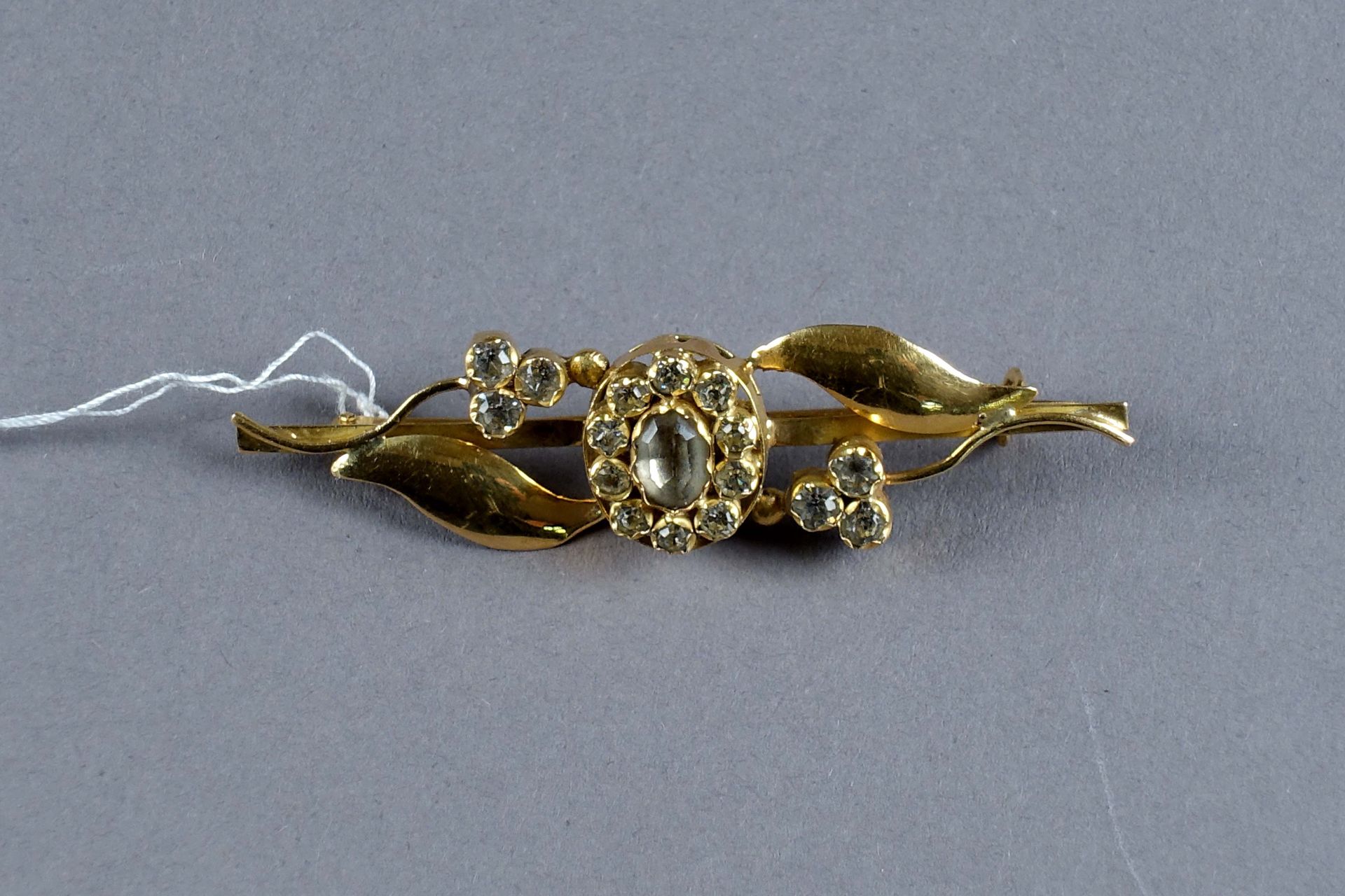 Broche Florale du XIXe siècle. Embellished with rhinestones. Yellow gold setting&hellip;