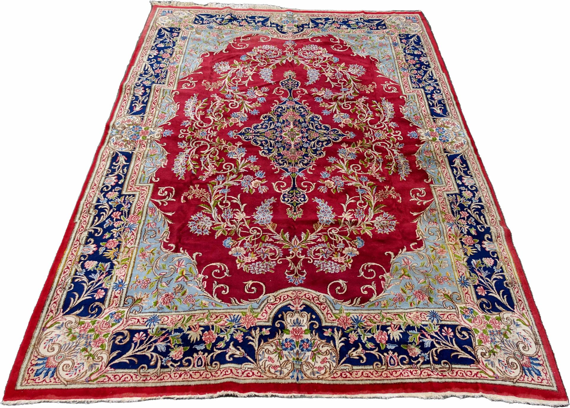 Tapis Kirman-Laver. Medallion with double palmette surrounded by a crown of flow&hellip;