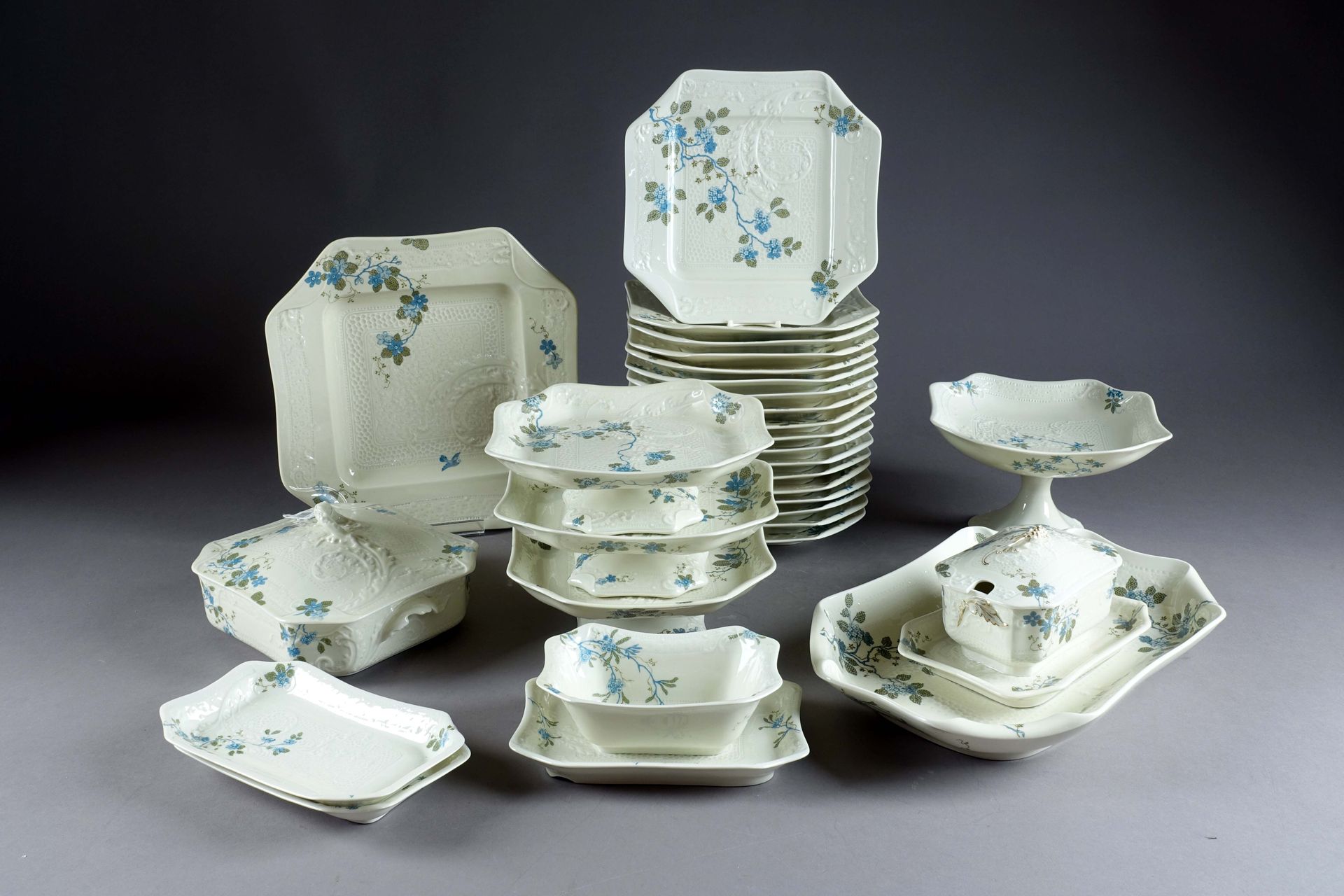 LIMOGES. 
With the mark of the Haviland factory and that of the retailer Ragot F&hellip;