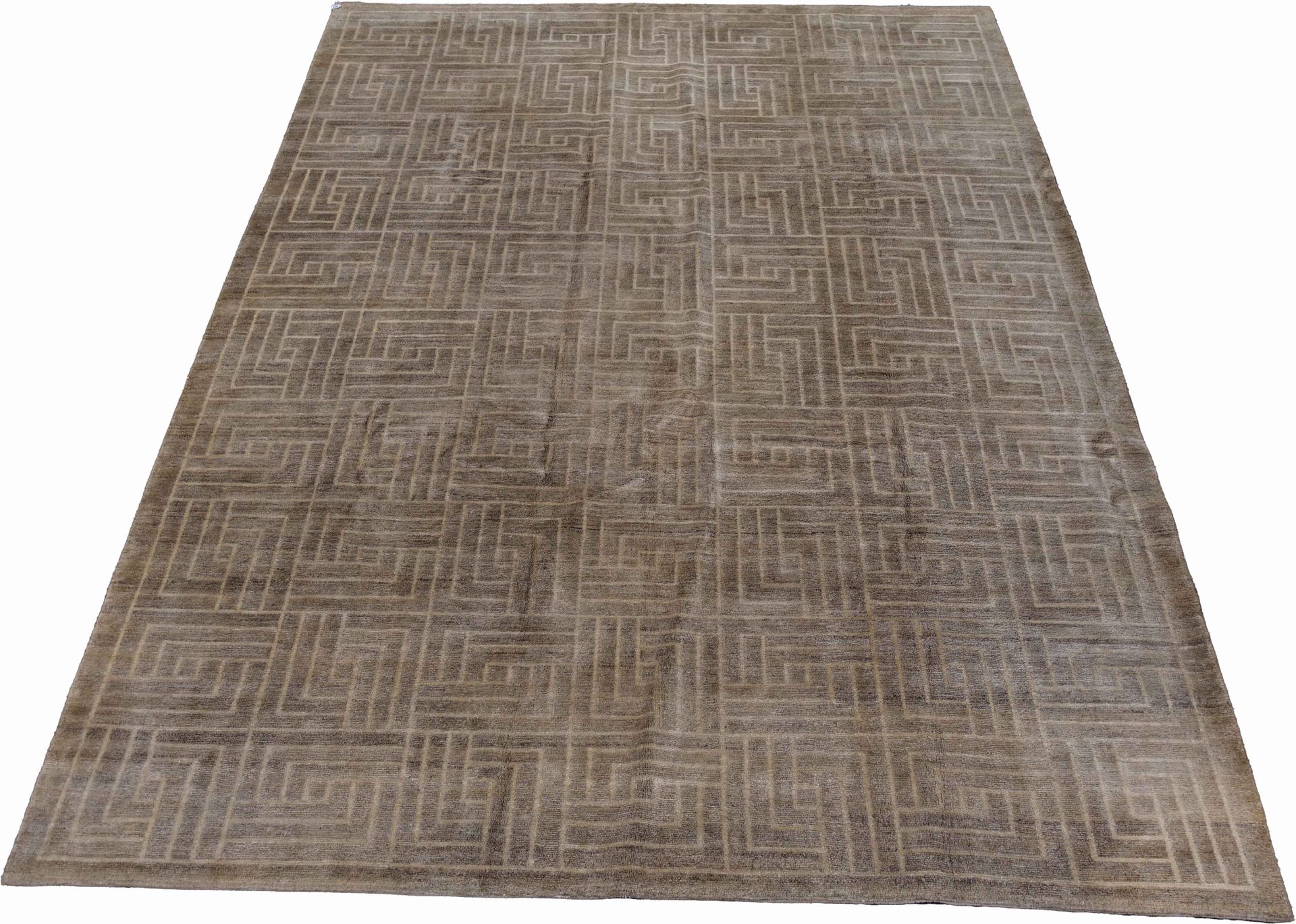 Tapis Népal contemporain. 米色背景上的几何线性图案。打结的麻。加德满都。接近全新的状态。尺寸：350 x 250厘米。
